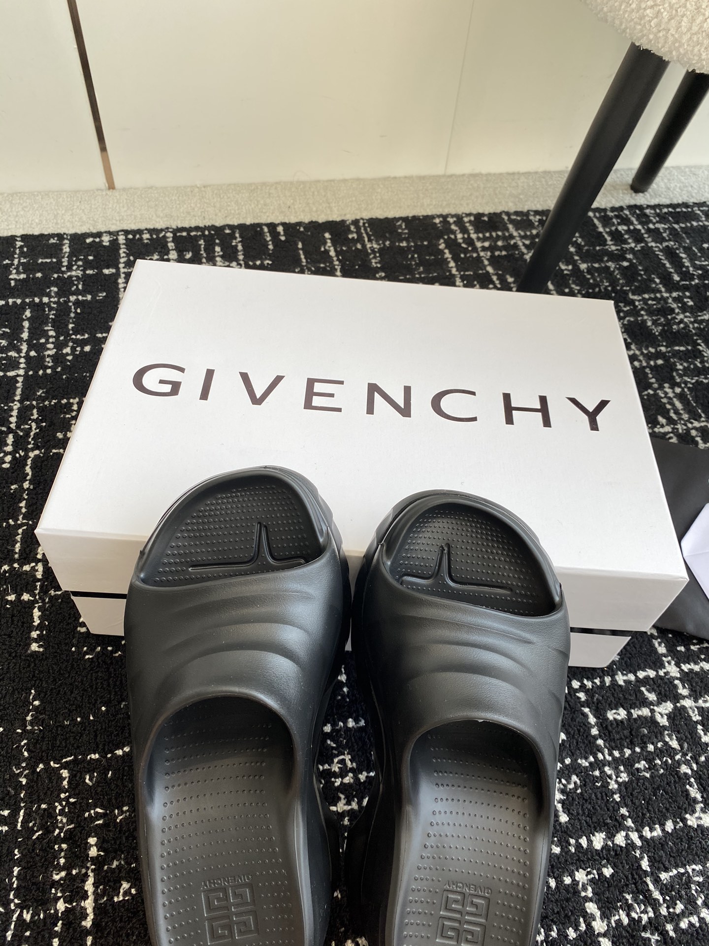 Givench*纪梵希棉花糖厚底拖鞋超多网红博主入手原版开模tpu大底鞋面Tpu环保橡胶无异味底厚:10