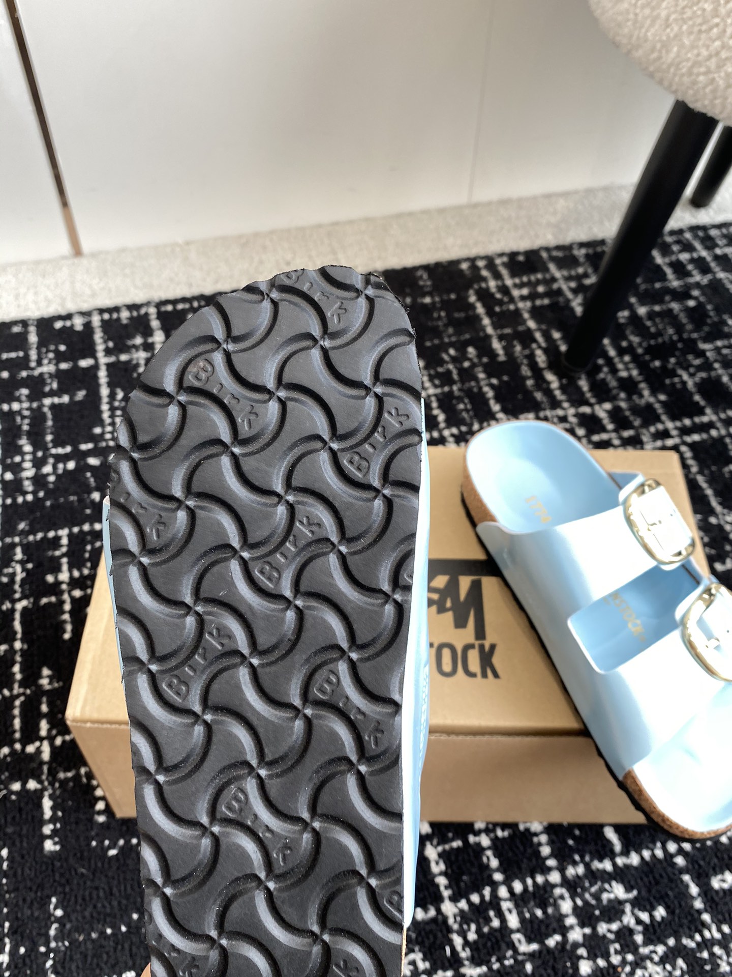 Birkenstock系列凉鞋半拖这两个品牌刚出联名我就心动了代购找很久才买到货真的一鞋难求真的超级好看