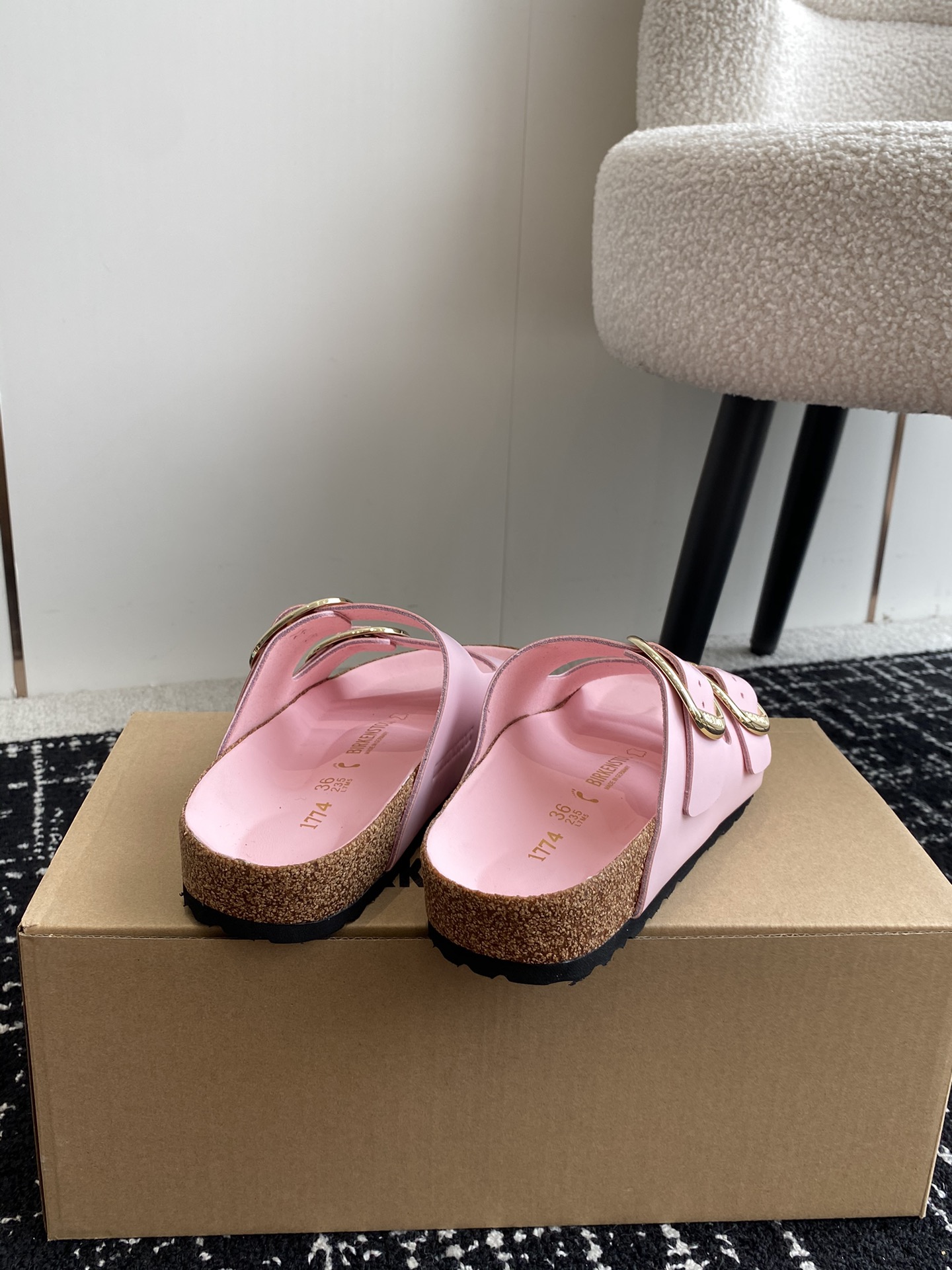 Birkenstock系列凉鞋半拖这两个品牌刚出联名我就心动了代购找很久才买到货真的一鞋难求真的超级好看