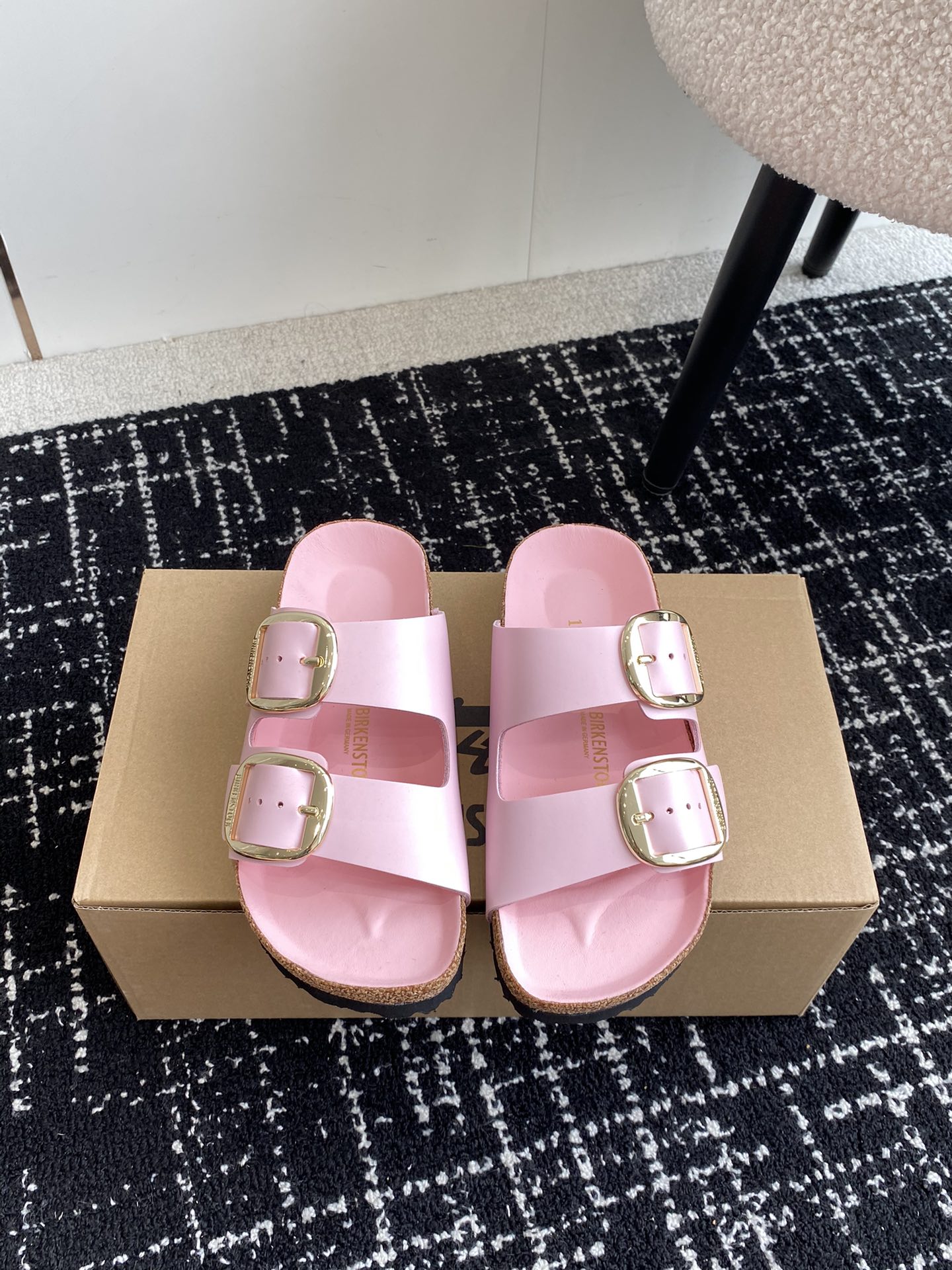 Birkenstock系列凉鞋半拖这两个品牌刚出联名我就心动了代购找很久才买到货真的一鞋难求真的超级好看