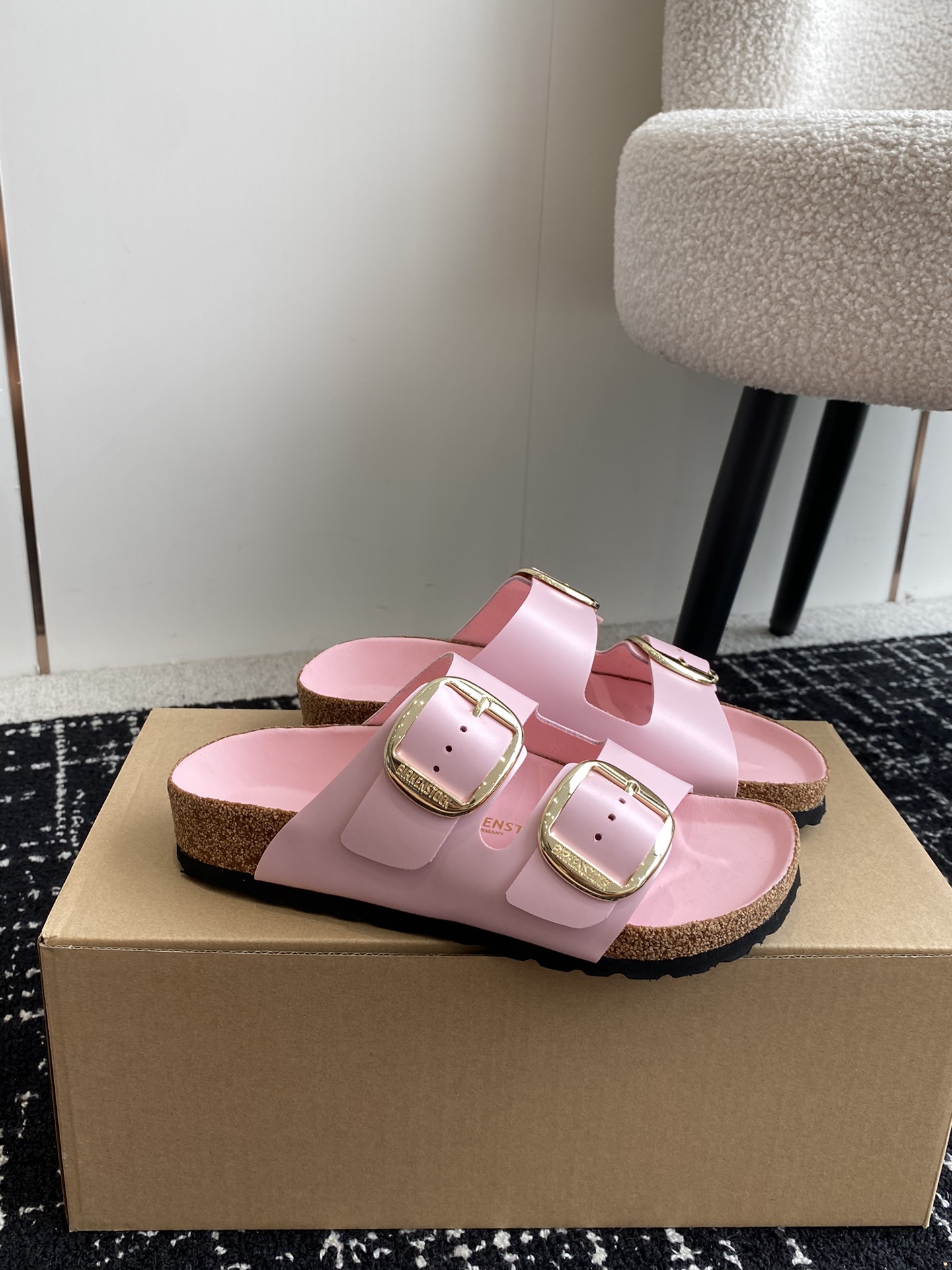 Birkenstock系列凉鞋半拖这两个品牌刚出联名我就心动了代购找很久才买到货真的一鞋难求真的超级好看