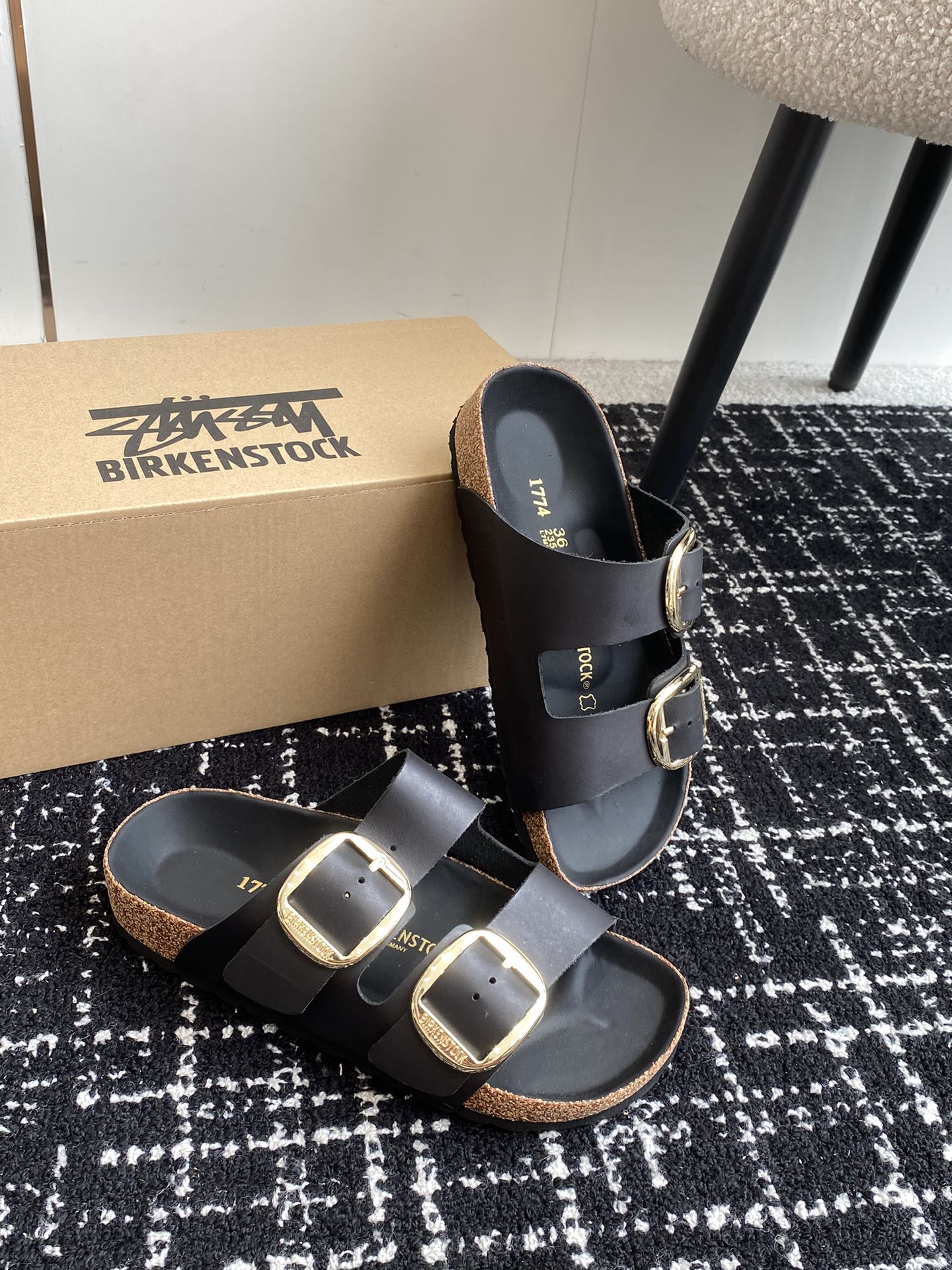 Birkenstock系列凉鞋半拖这两个品牌刚出联名我就心动了代购找很久才买到货真的一鞋难求真的超级好看