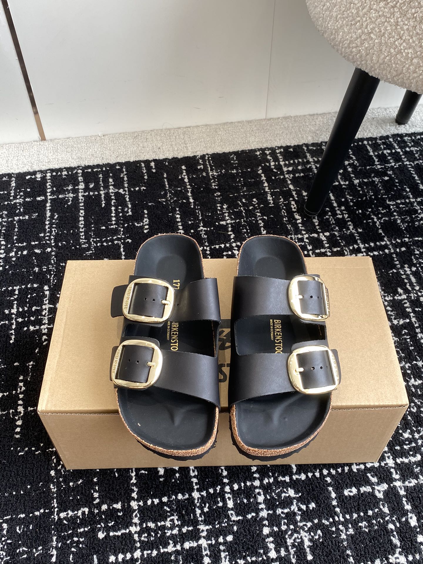 Birkenstock系列凉鞋半拖这两个品牌刚出联名我就心动了代购找很久才买到货真的一鞋难求真的超级好看