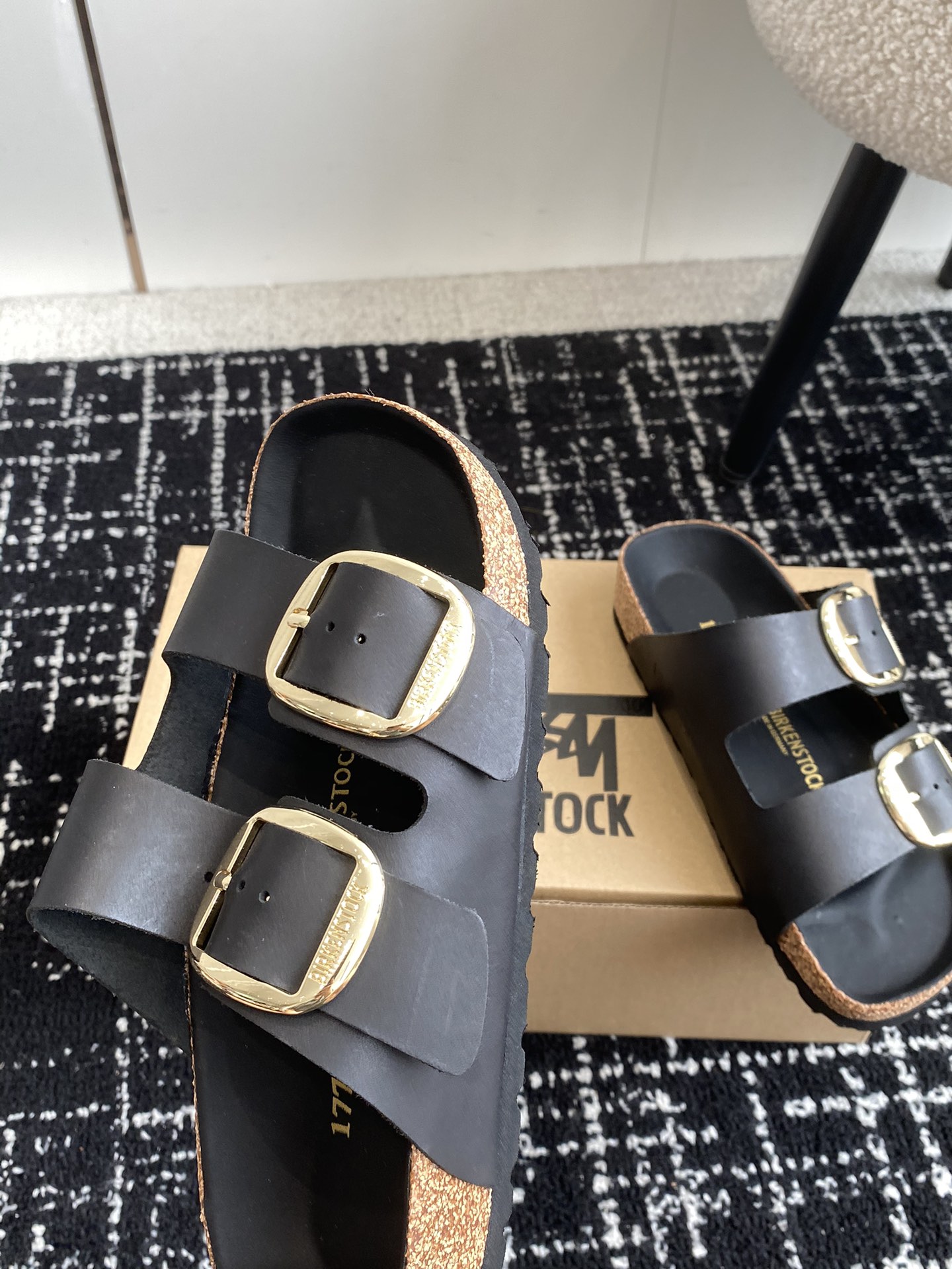 Birkenstock系列凉鞋半拖这两个品牌刚出联名我就心动了代购找很久才买到货真的一鞋难求真的超级好看