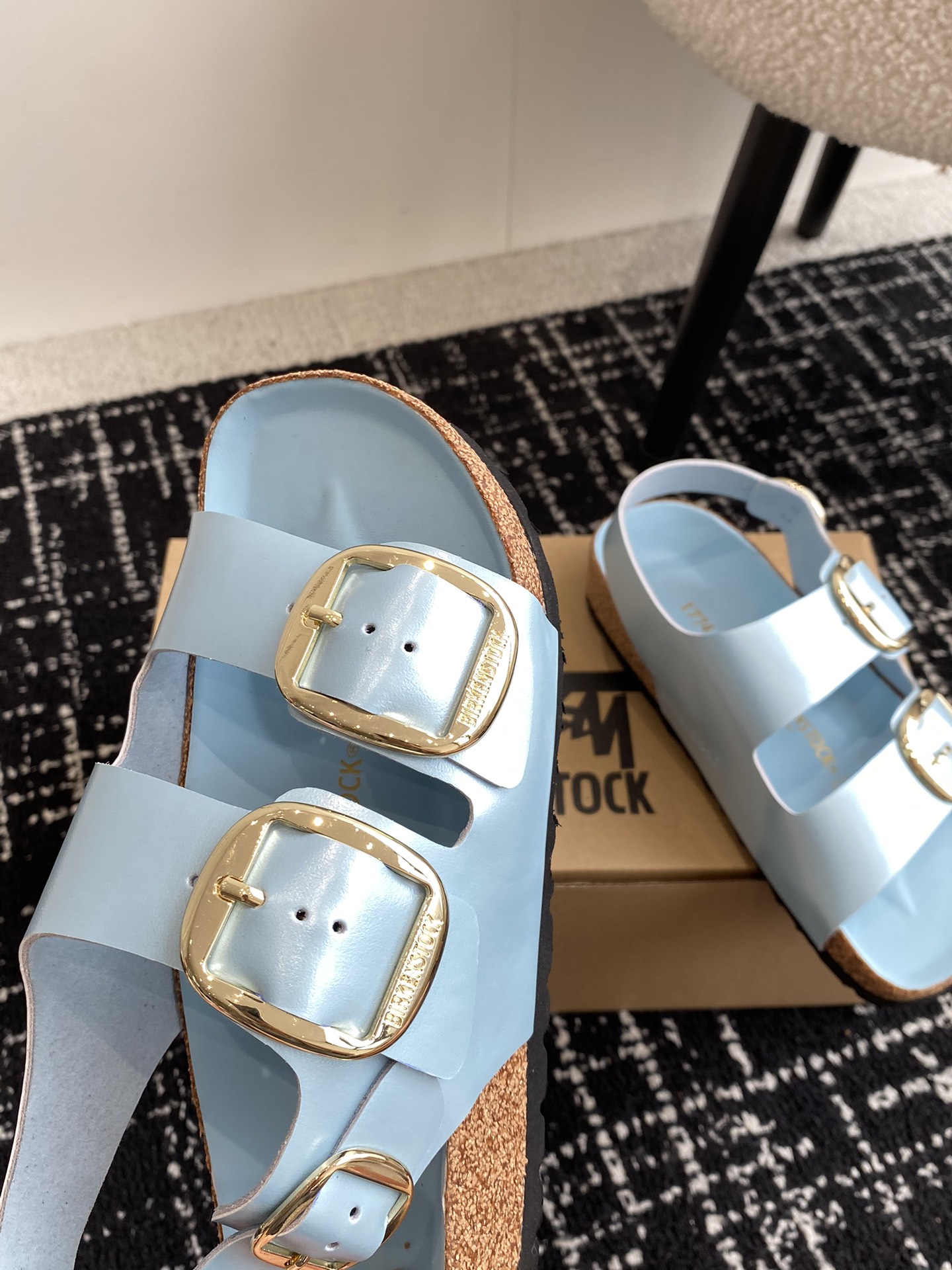 Birkenstock系列凉鞋半拖这两个品牌刚出联名我就心动了代购找很久才买到货真的一鞋难求真的超级好看