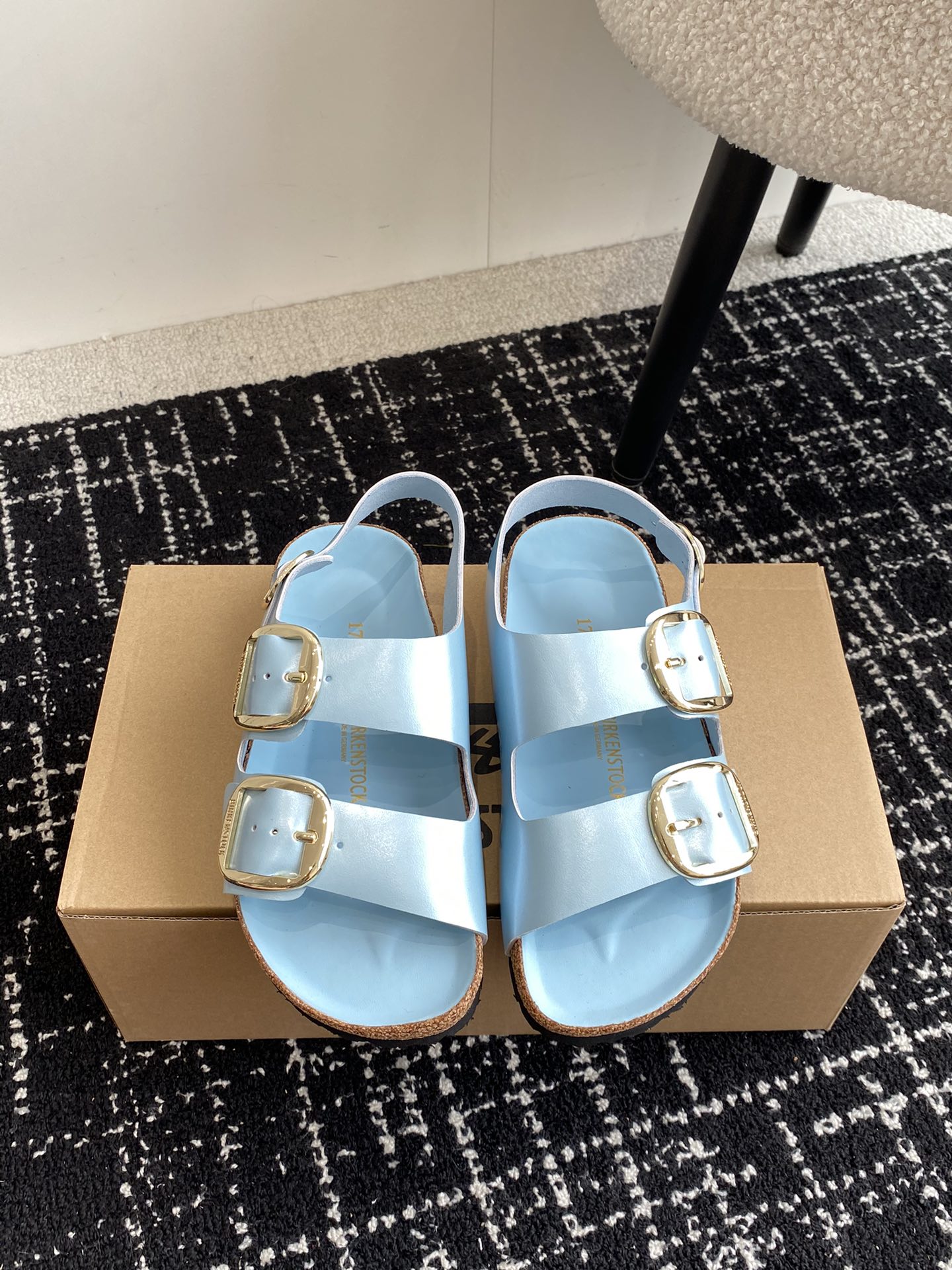 Birkenstock系列凉鞋半拖这两个品牌刚出联名我就心动了代购找很久才买到货真的一鞋难求真的超级好看