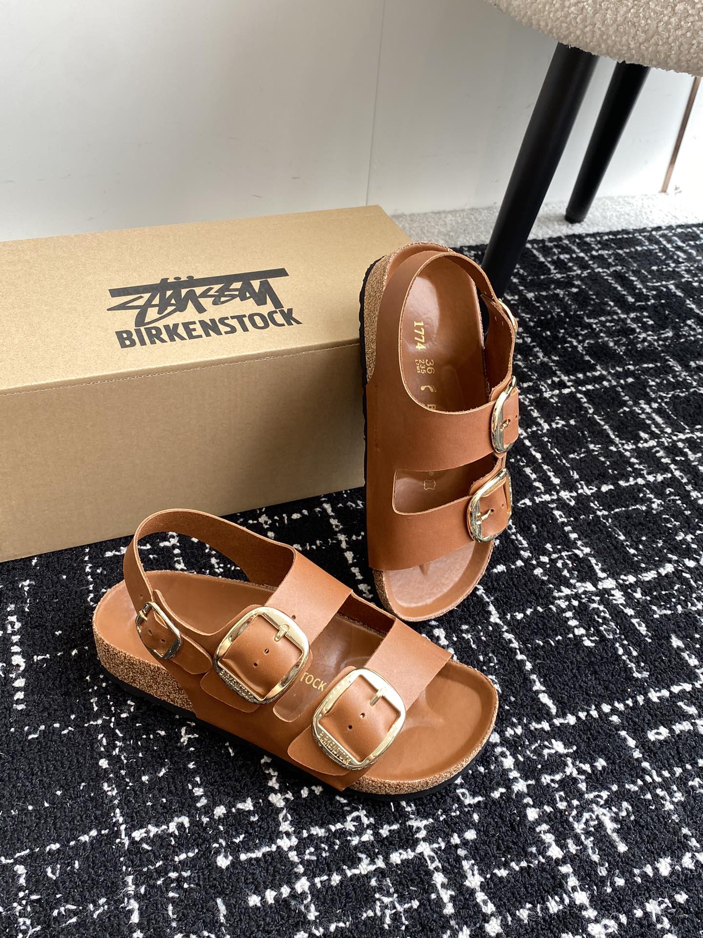 Birkenstock系列凉鞋半拖这两个品牌刚出联名我就心动了代购找很久才买到货真的一鞋难求真的超级好看