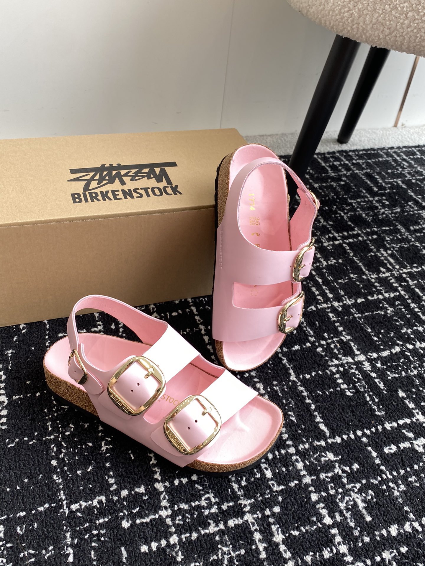 Birkenstock系列凉鞋半拖这两个品牌刚出联名我就心动了代购找很久才买到货真的一鞋难求真的超级好看