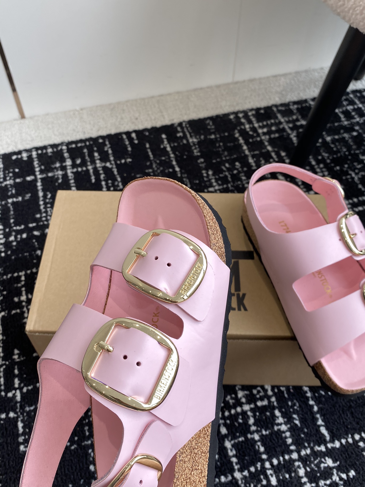 Birkenstock系列凉鞋半拖这两个品牌刚出联名我就心动了代购找很久才买到货真的一鞋难求真的超级好看