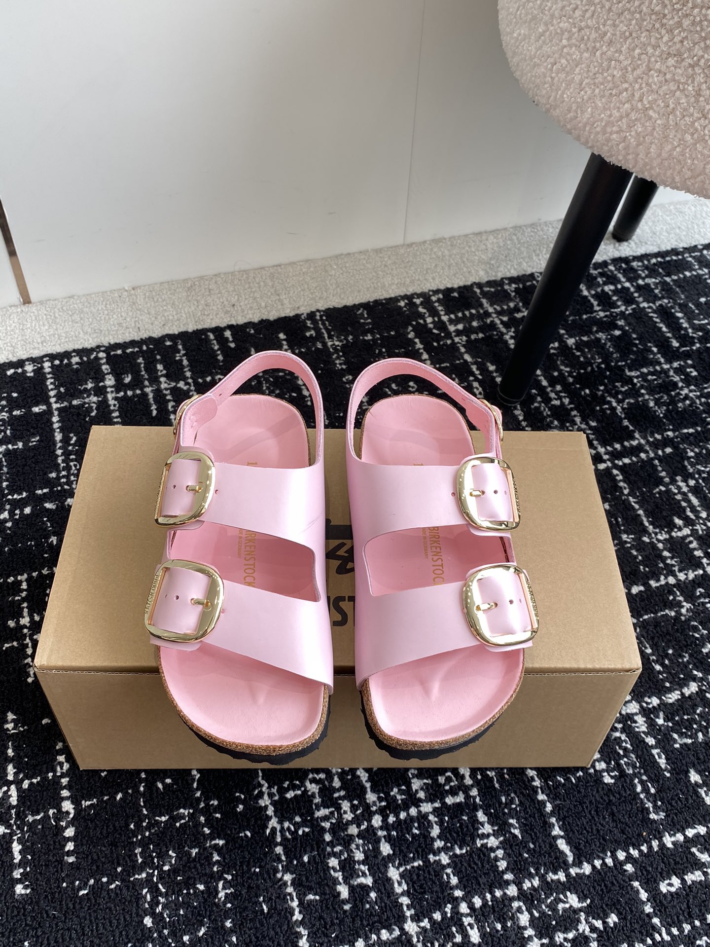 Birkenstock系列凉鞋半拖这两个品牌刚出联名我就心动了代购找很久才买到货真的一鞋难求真的超级好看