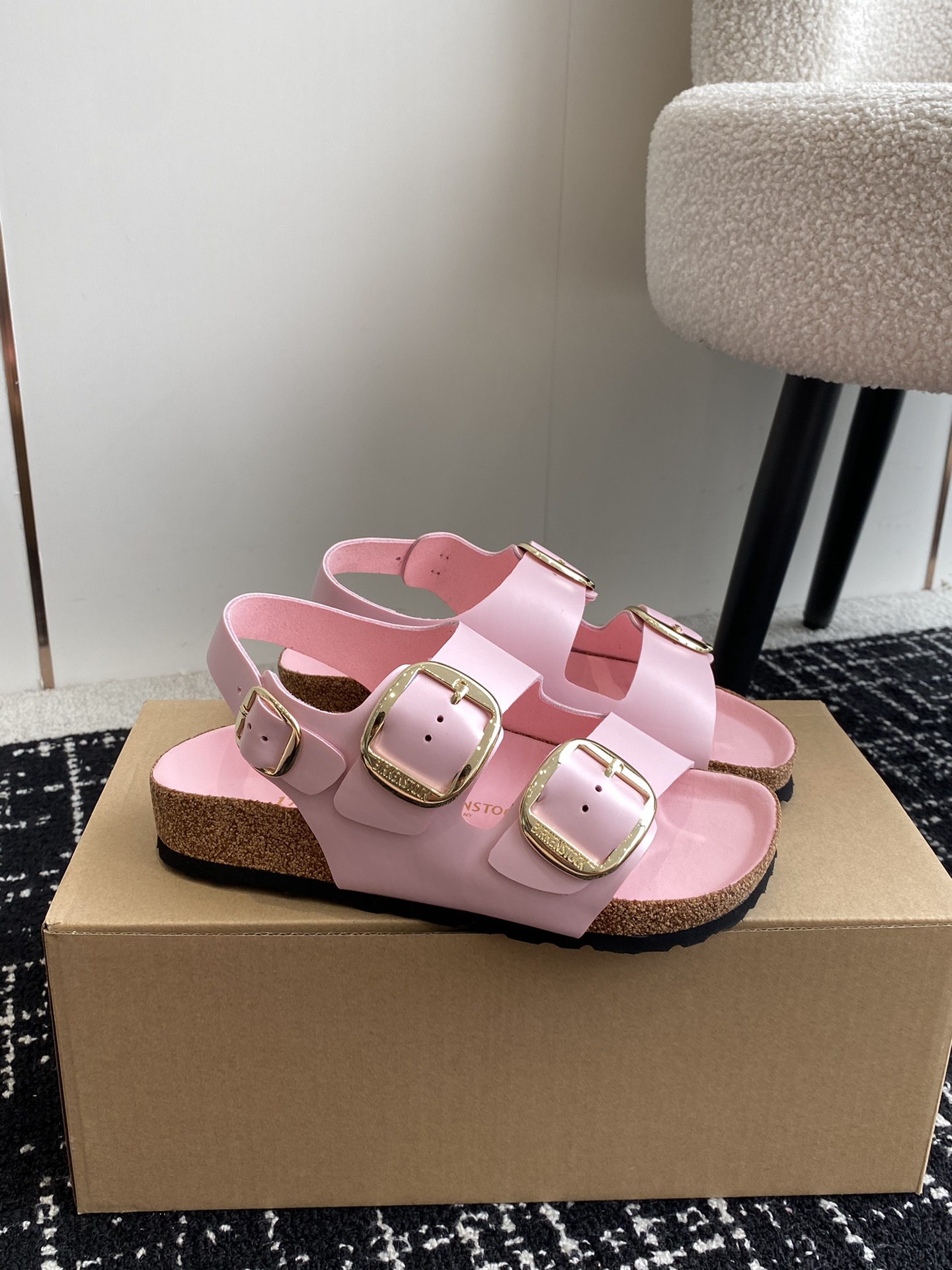 Birkenstock系列凉鞋半拖这两个品牌刚出联名我就心动了代购找很久才买到货真的一鞋难求真的超级好看