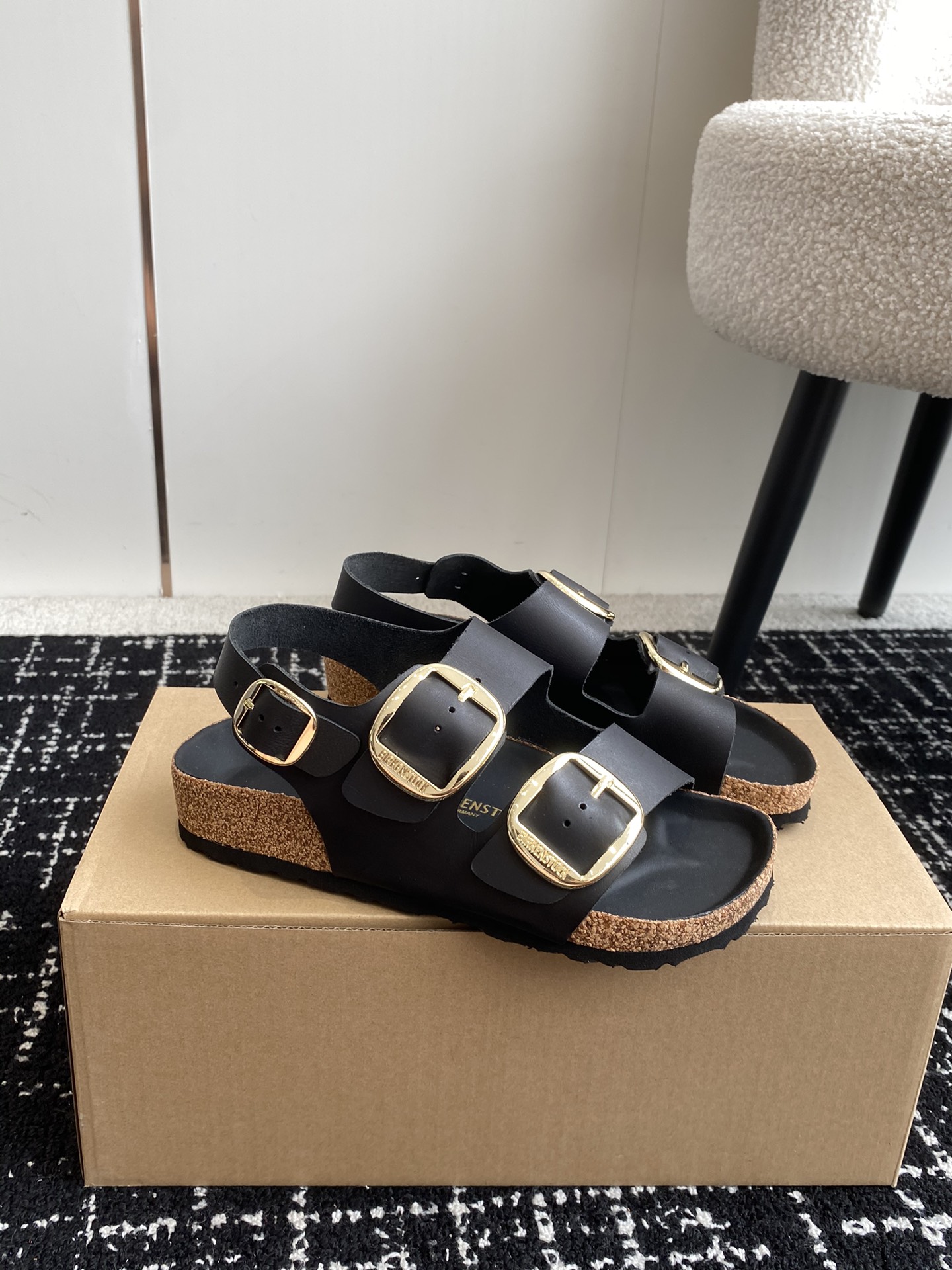 Birkenstock系列凉鞋半拖这两个品牌刚出联名我就心动了代购找很久才买到货真的一鞋难求真的超级好看