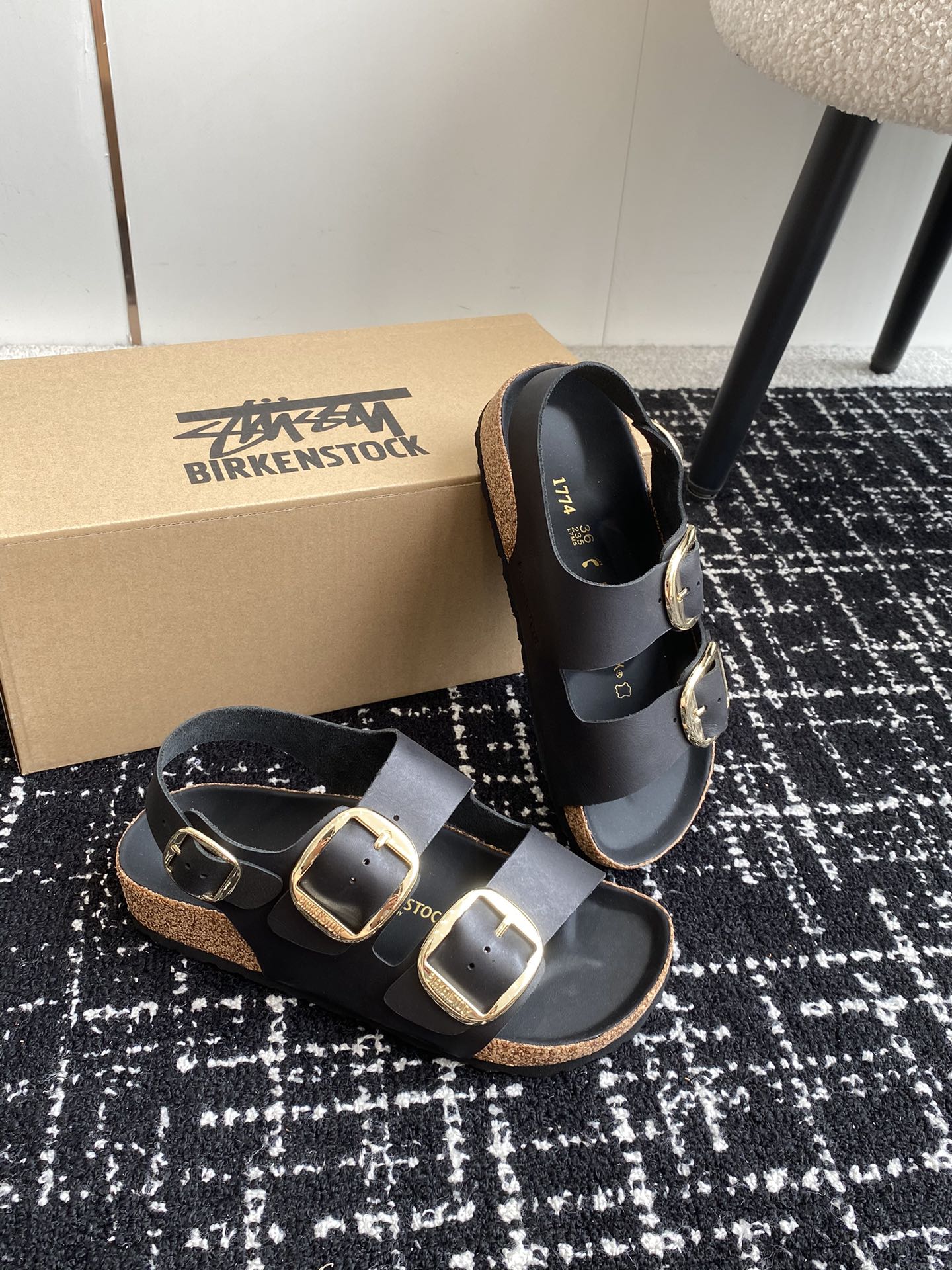 Birkenstock系列凉鞋半拖这两个品牌刚出联名我就心动了代购找很久才买到货真的一鞋难求真的超级好看