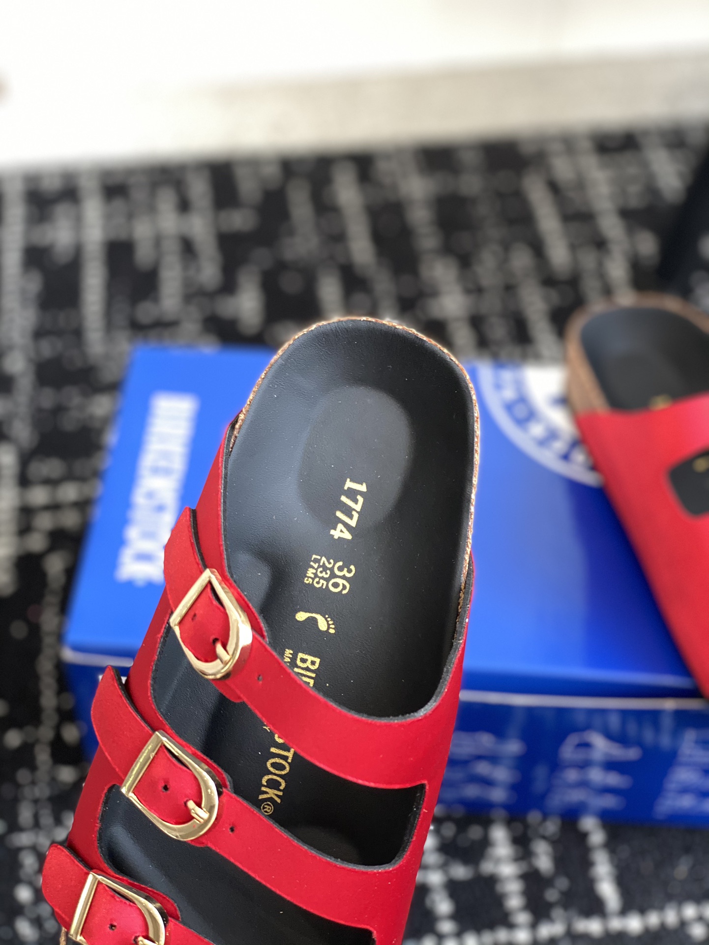 Birkenstock系列拖鞋这两个品牌刚出联名我就心动了代购找很久才买到货真的一鞋难求真的超级好看姐妹