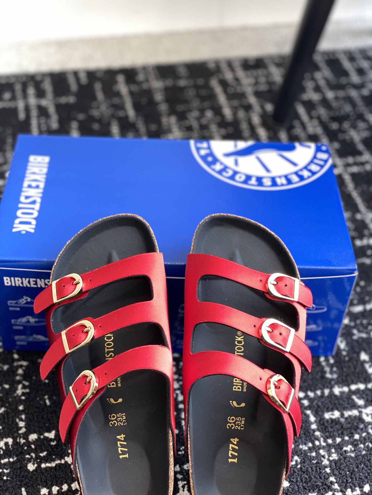 Birkenstock系列拖鞋这两个品牌刚出联名我就心动了代购找很久才买到货真的一鞋难求真的超级好看姐妹