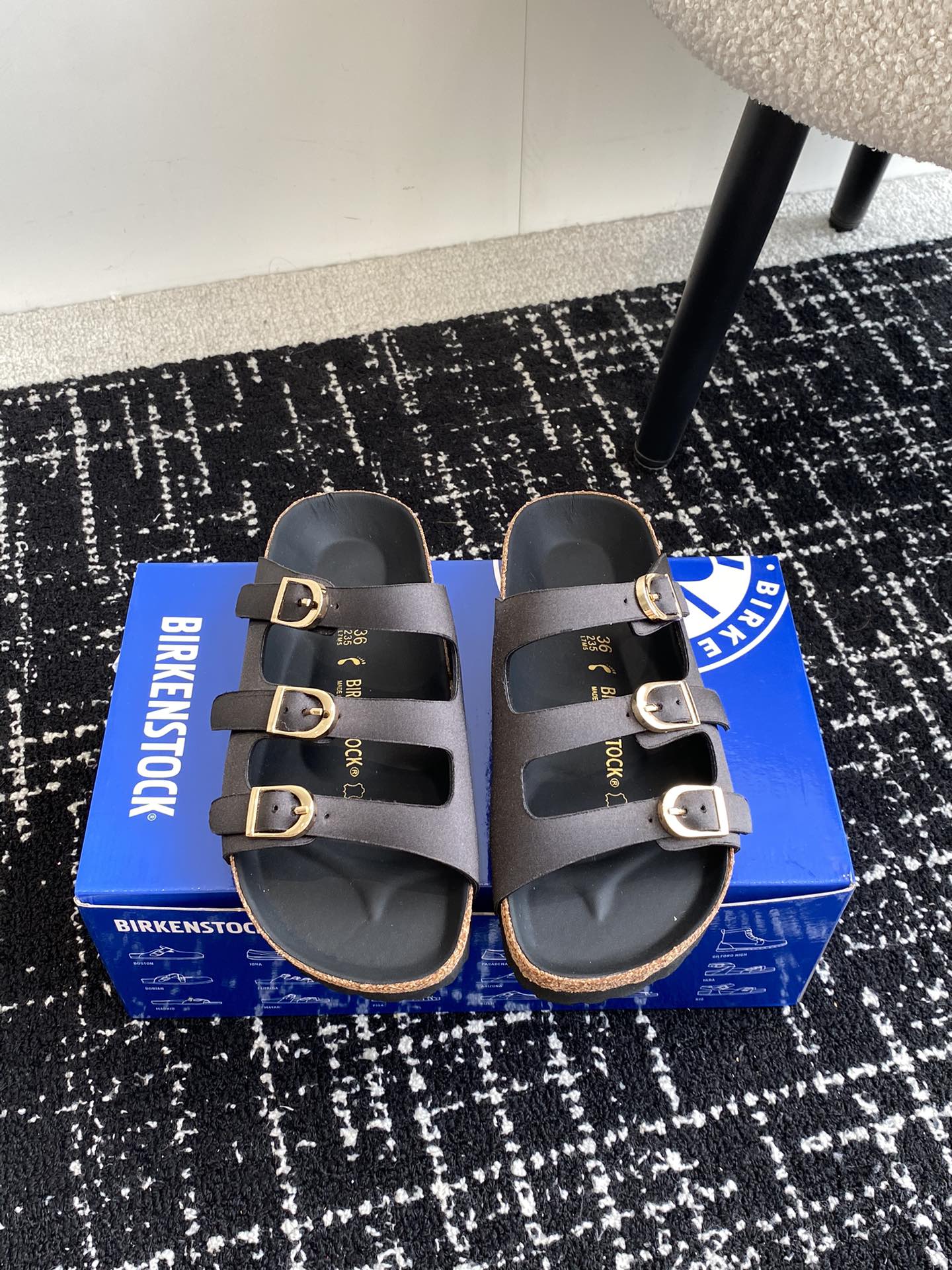 Birkenstock系列拖鞋这两个品牌刚出联名我就心动了代购找很久才买到货真的一鞋难求真的超级好看姐妹