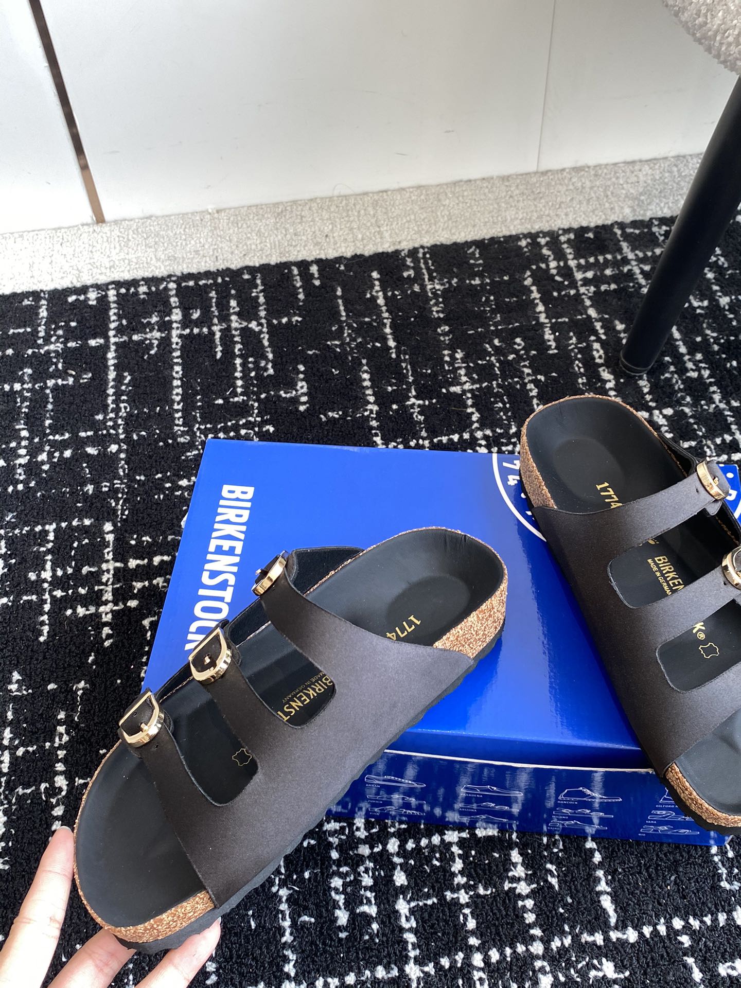 Birkenstock系列拖鞋这两个品牌刚出联名我就心动了代购找很久才买到货真的一鞋难求真的超级好看姐妹