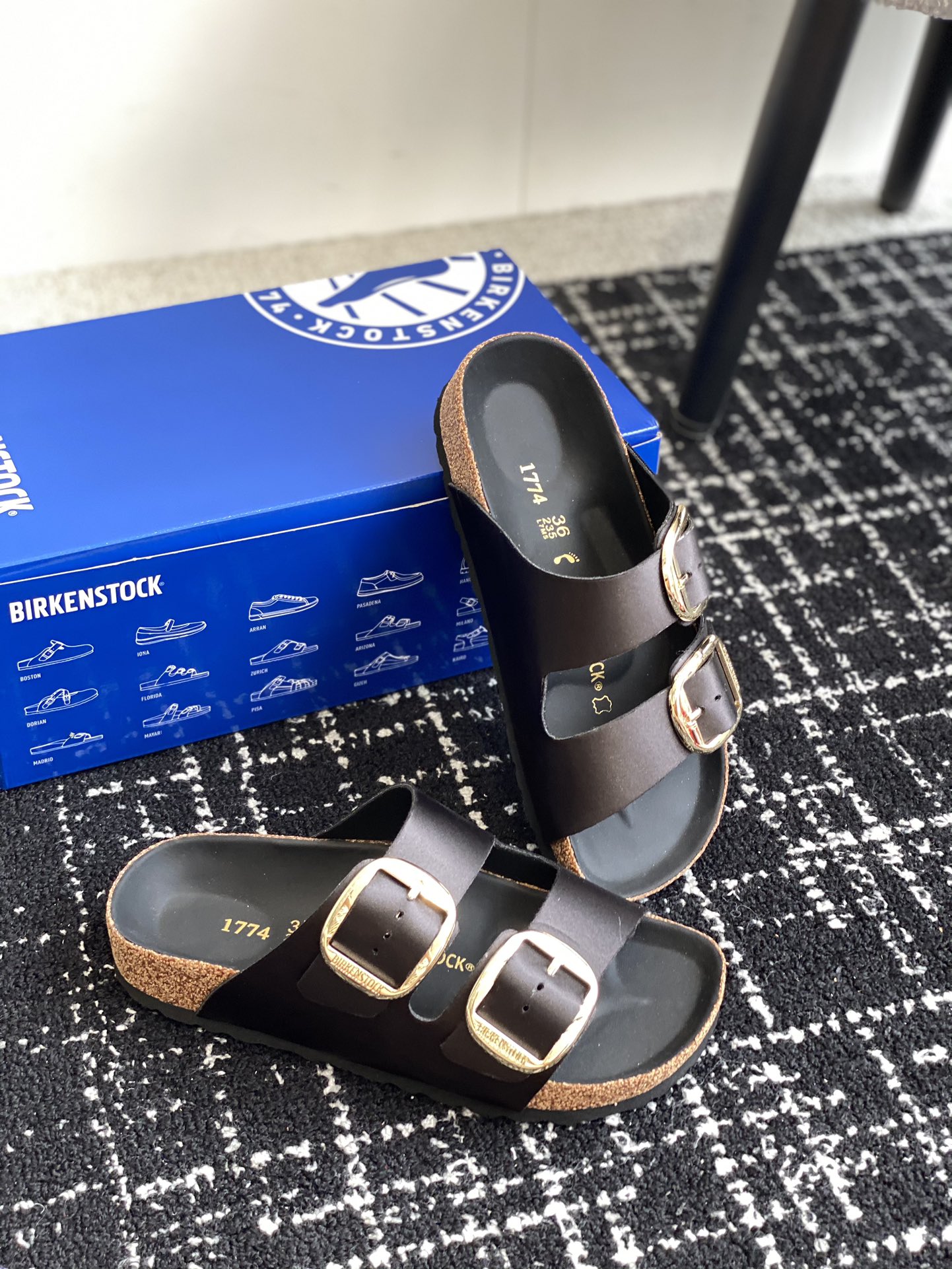 Birkenstock系列拖鞋这两个品牌刚出联名我就心动了代购找很久才买到货真的一鞋难求真的超级好看姐妹