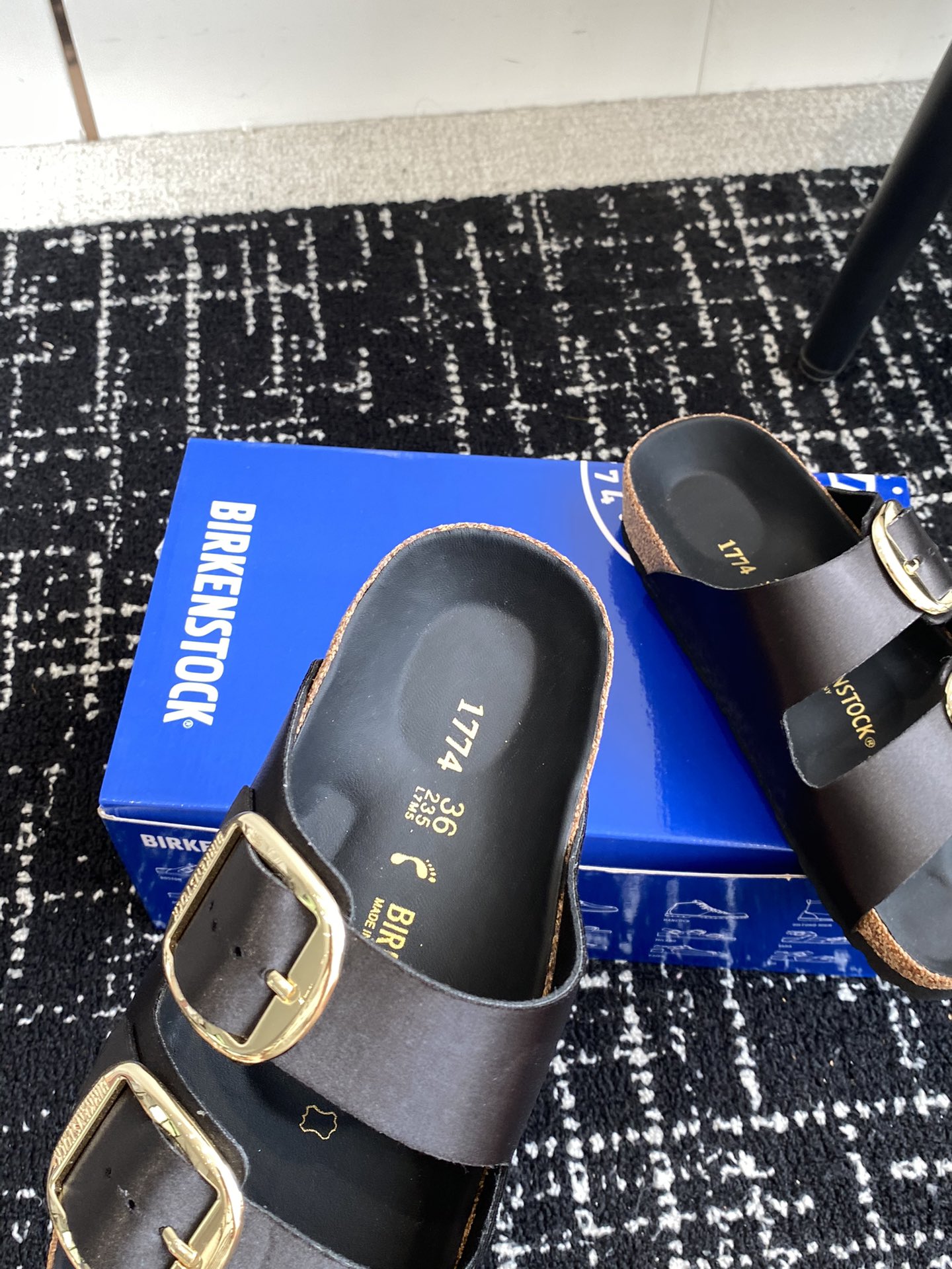 Birkenstock系列拖鞋这两个品牌刚出联名我就心动了代购找很久才买到货真的一鞋难求真的超级好看姐妹