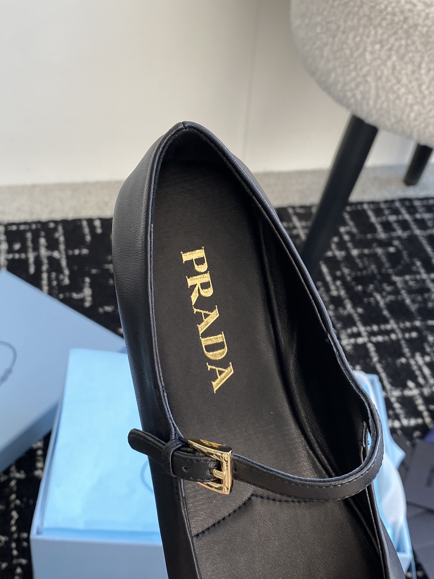 PRADA24ss普拉达春夏新品实力来袭PradaGlow限时店很闪亮的单品玛丽珍单鞋芭蕾舞鞋超级爆系列