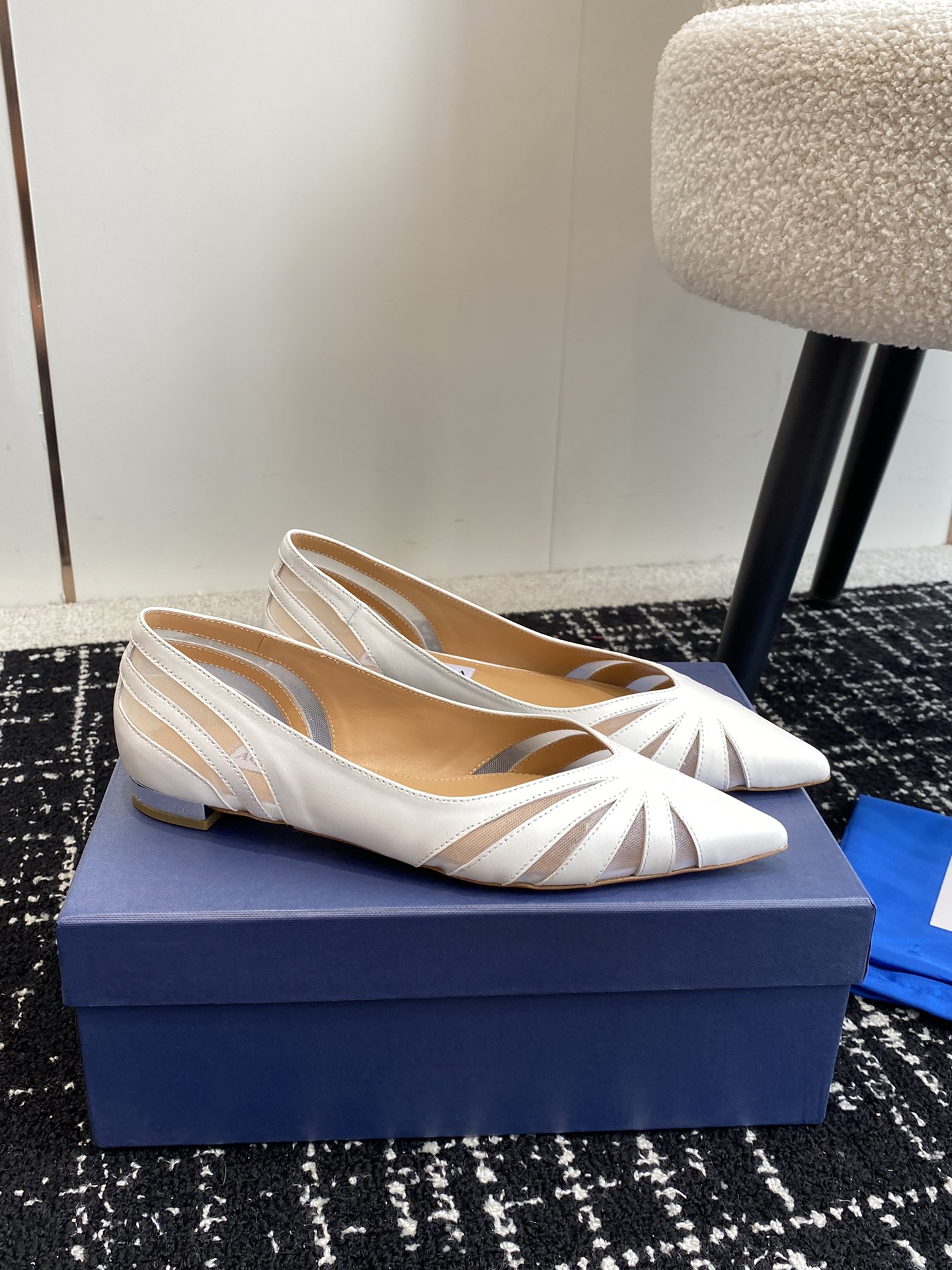 Aquazzura24ss惊艳火爆款菠萝王室贵族的钟爱雍容华贵气质高雅到手如图柜级品质面料进口羊皮/原版