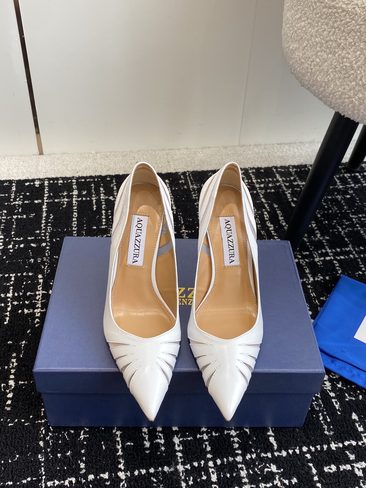 Aquazzura24ss惊艳火爆款菠萝王室贵族的钟爱雍容华贵气质高雅到手如图柜级品质面料进口羊皮/原版