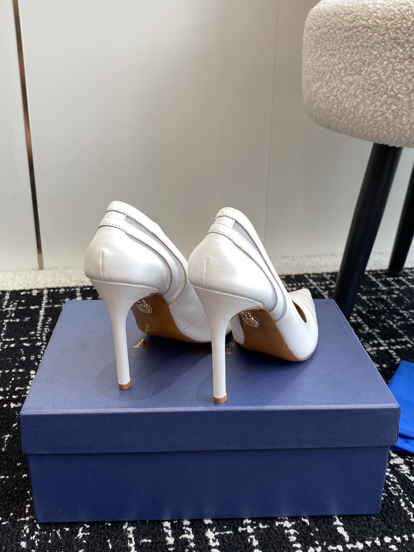 Aquazzura24ss惊艳火爆款菠萝王室贵族的钟爱雍容华贵气质高雅到手如图柜级品质面料进口羊皮/原版