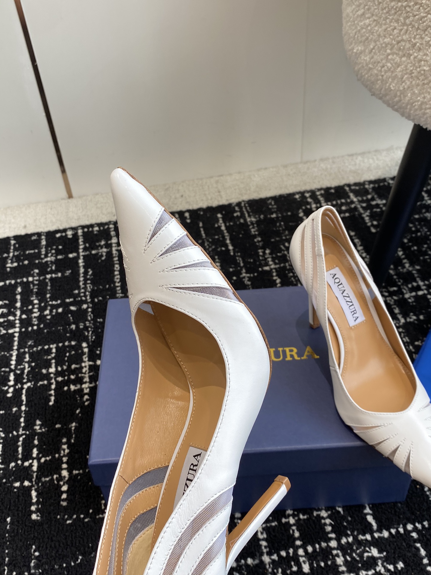 Aquazzura24ss惊艳火爆款菠萝王室贵族的钟爱雍容华贵气质高雅到手如图柜级品质面料进口羊皮/原版