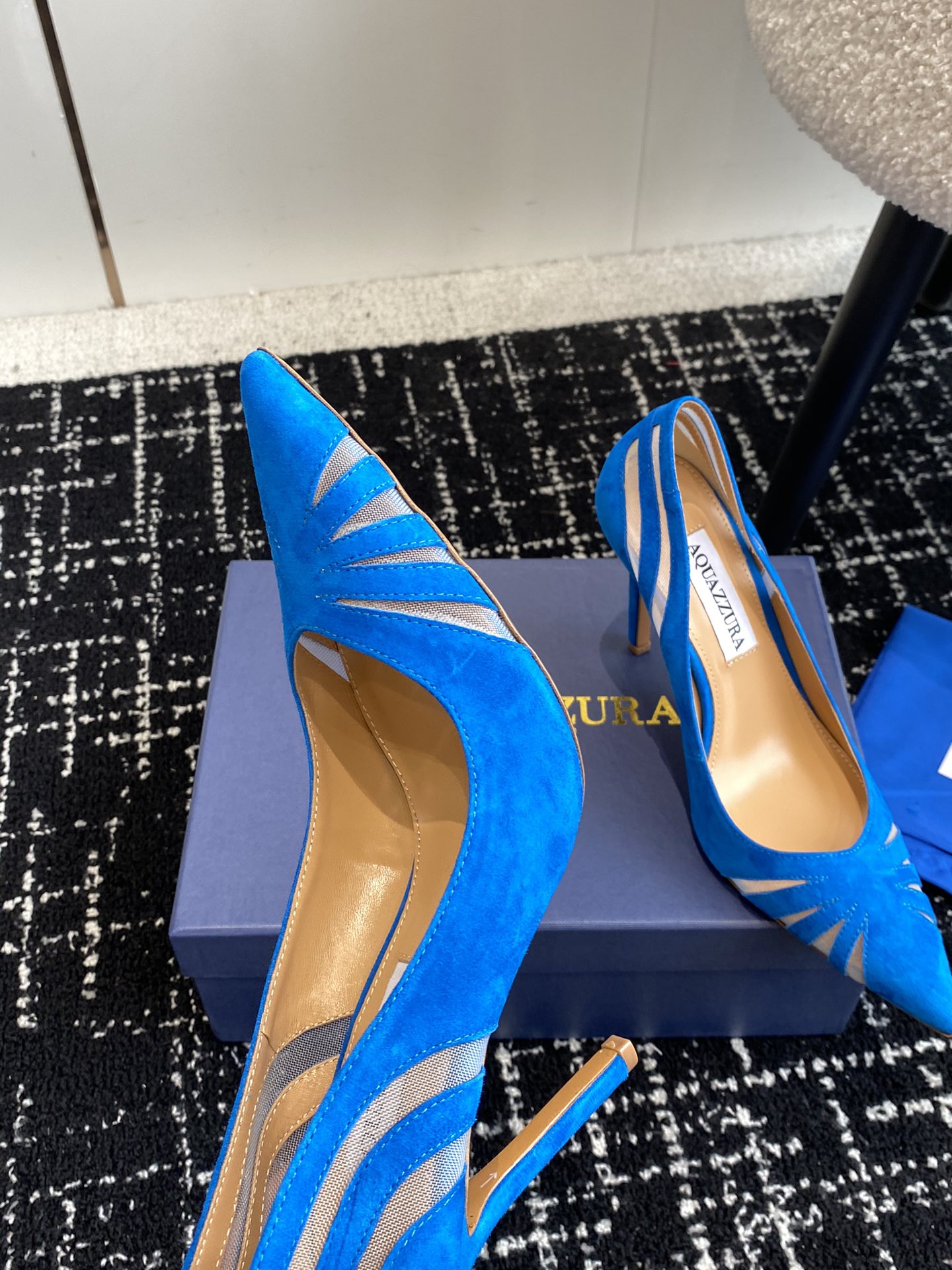 Aquazzura24ss惊艳火爆款菠萝王室贵族的钟爱雍容华贵气质高雅到手如图柜级品质面料进口麂皮/原版