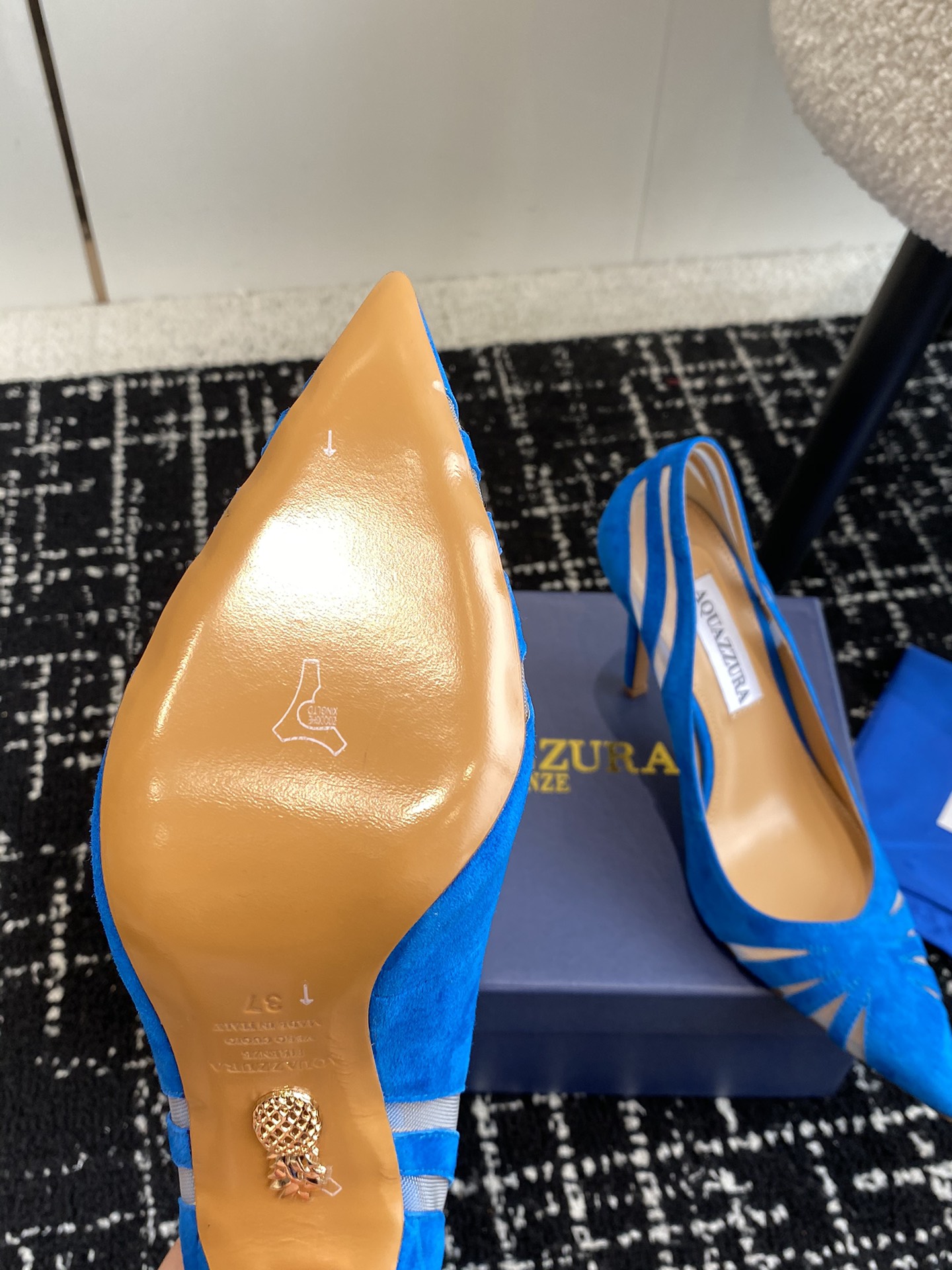 Aquazzura24ss惊艳火爆款菠萝王室贵族的钟爱雍容华贵气质高雅到手如图柜级品质面料进口麂皮/原版