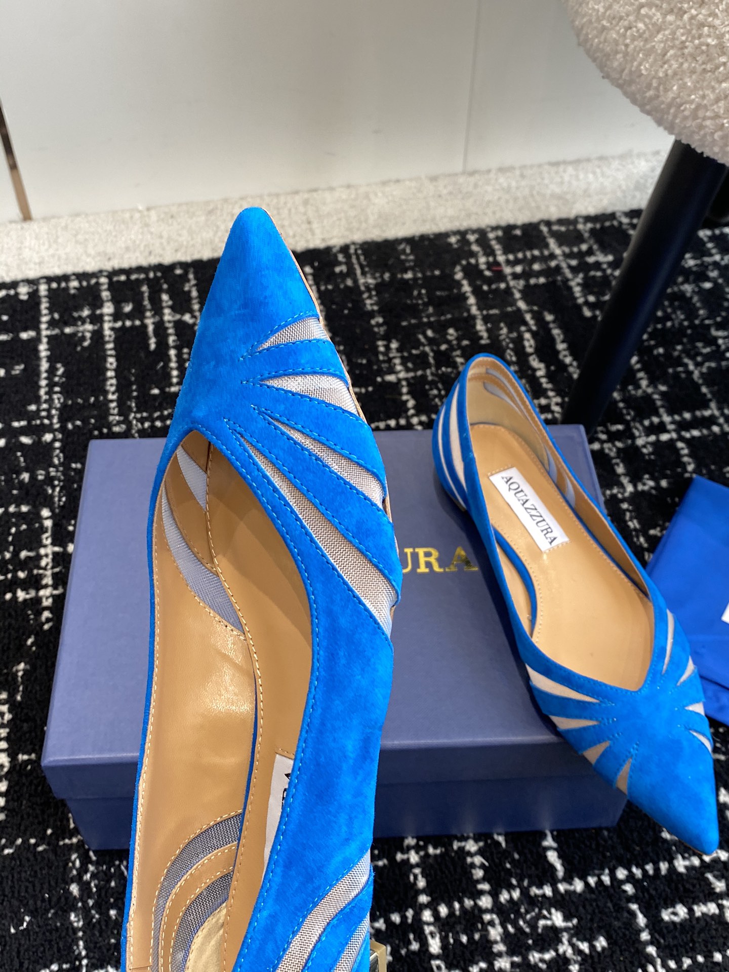 Aquazzura24ss惊艳火爆款菠萝王室贵族的钟爱雍容华贵气质高雅到手如图柜级品质面料进口麂皮/原版