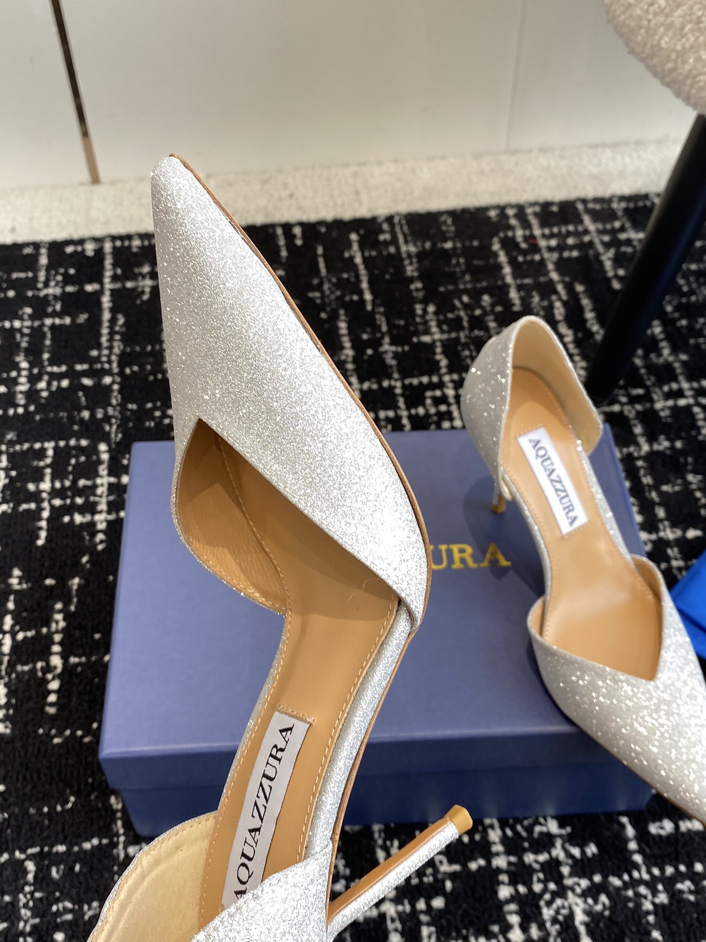 Aquazzura24ss惊艳火爆款菠萝王室贵族的钟爱雍容华贵气质高雅到手如图柜级品质面料进口麂皮/进口