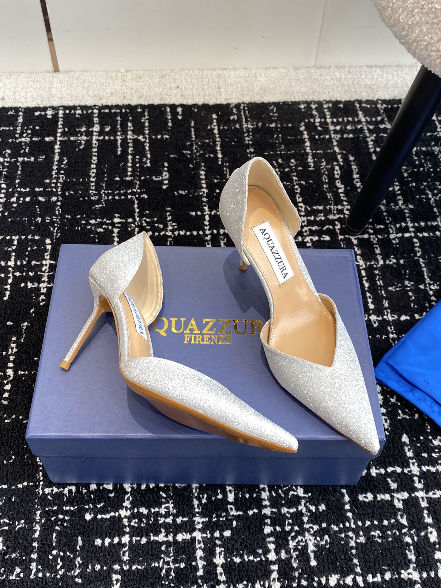 Aquazzura24ss惊艳火爆款菠萝王室贵族的钟爱雍容华贵气质高雅到手如图柜级品质面料进口麂皮/进口