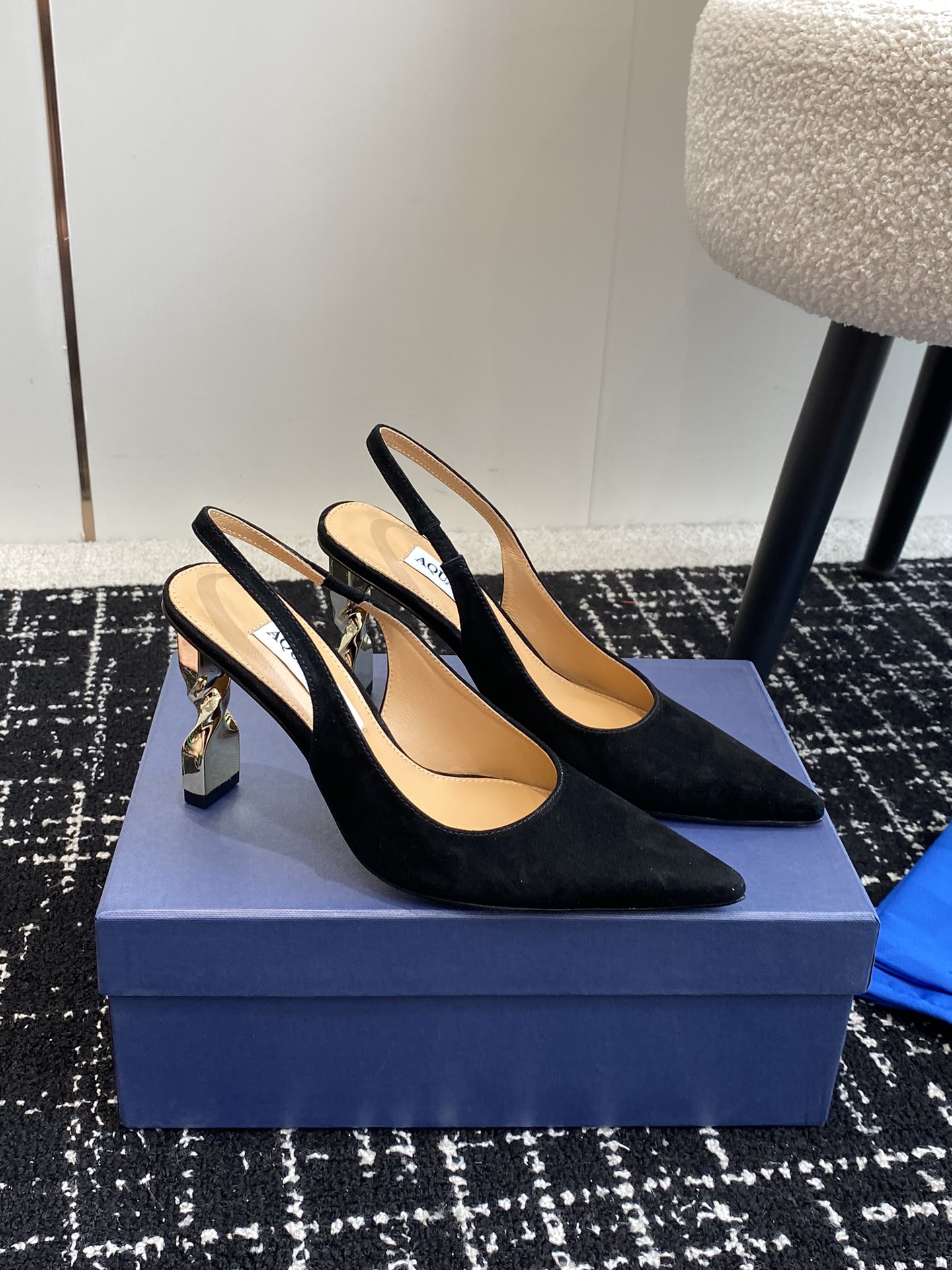 Aquazzura24ss惊艳火爆款菠萝王室贵族的钟爱雍容华贵气质高雅到手如图柜级品质面料进口麂皮小羊皮