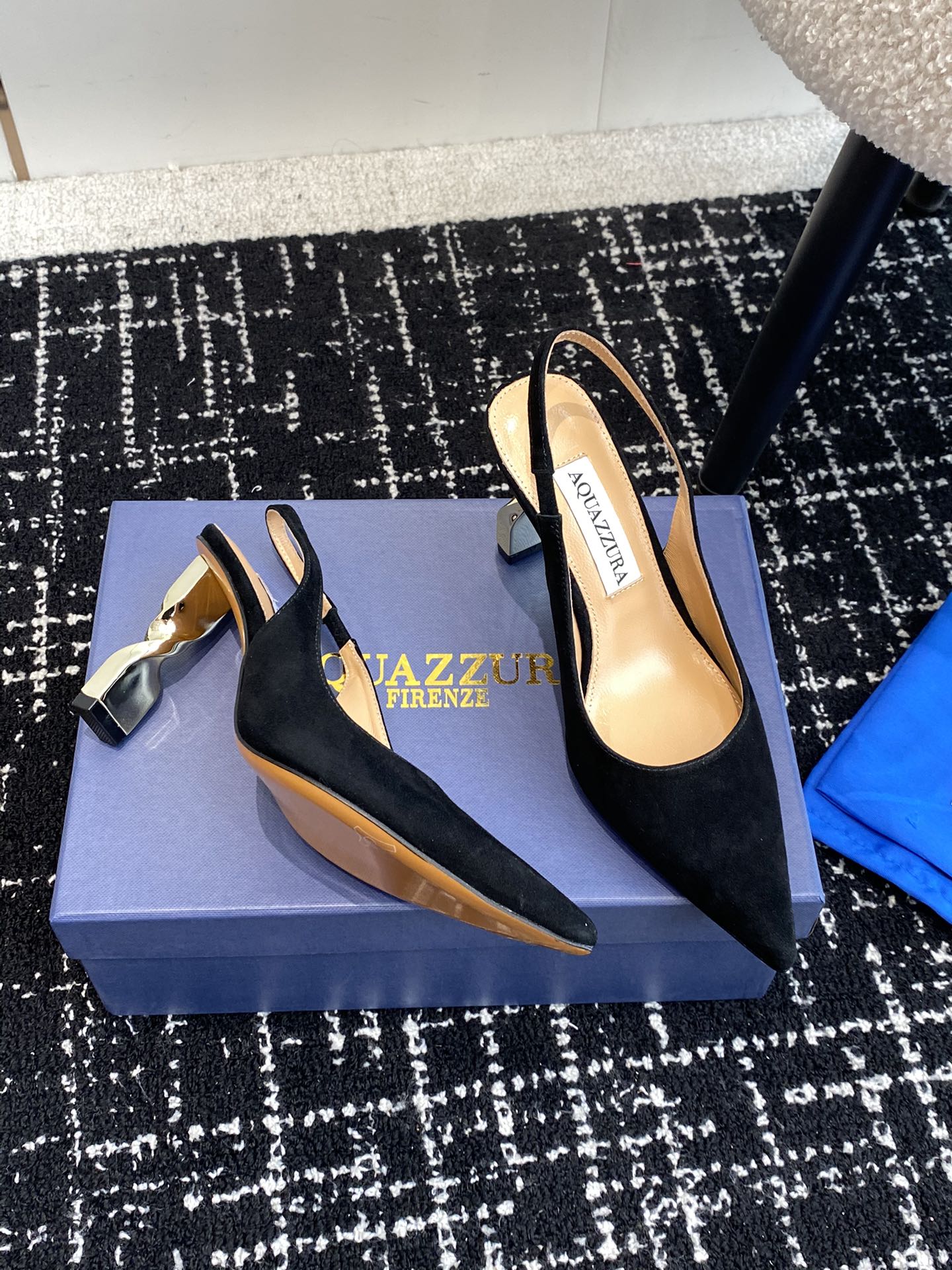 Aquazzura24ss惊艳火爆款菠萝王室贵族的钟爱雍容华贵气质高雅到手如图柜级品质面料进口麂皮小羊皮