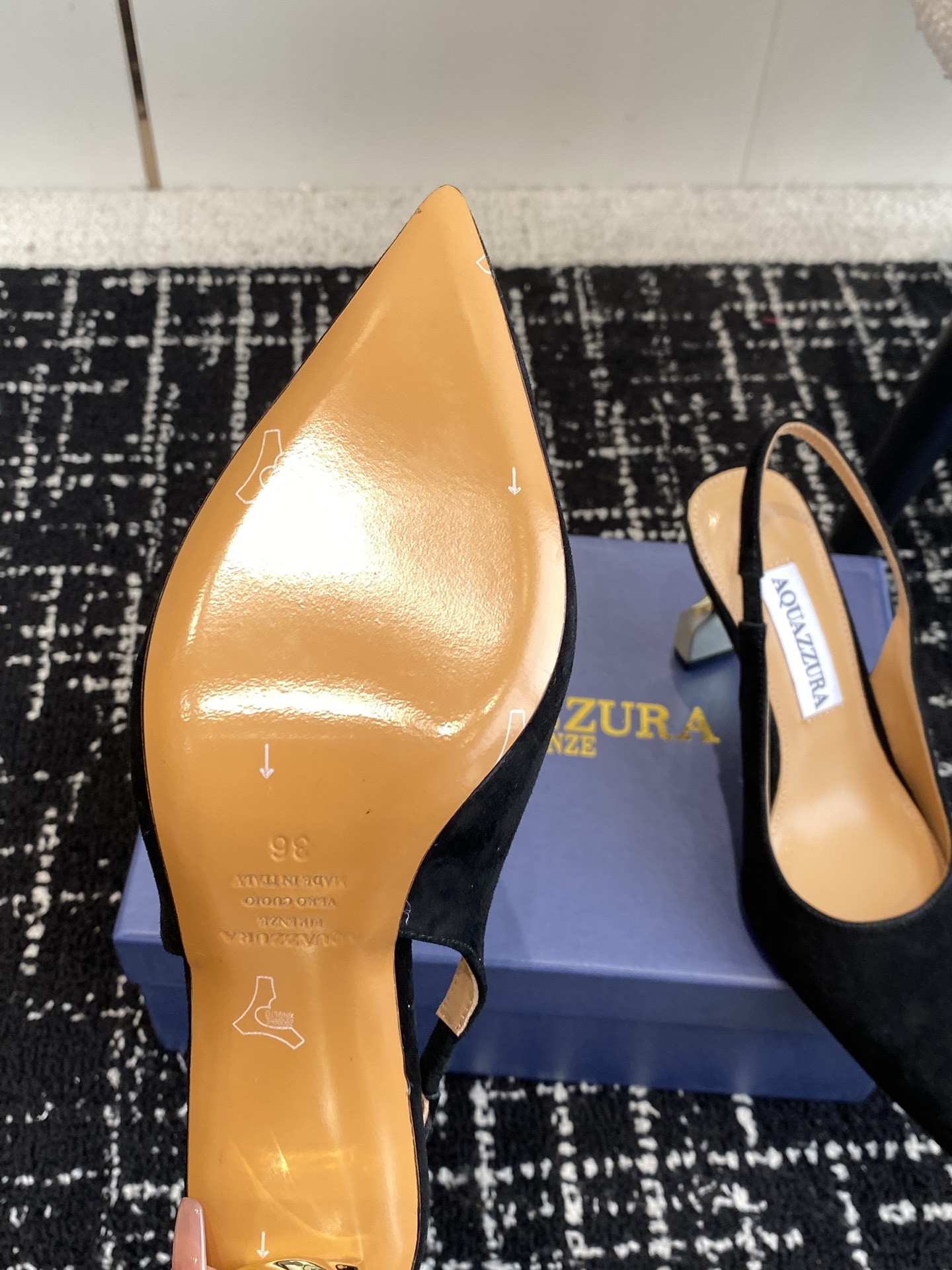 Aquazzura24ss惊艳火爆款菠萝王室贵族的钟爱雍容华贵气质高雅到手如图柜级品质面料进口麂皮小羊皮