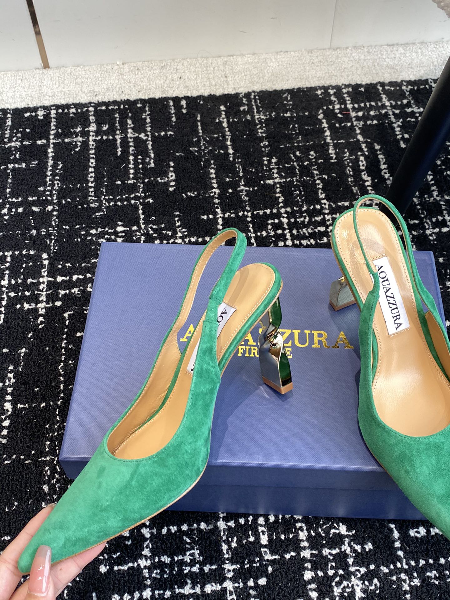 Aquazzura24ss惊艳火爆款菠萝王室贵族的钟爱雍容华贵气质高雅到手如图柜级品质面料进口麂皮小羊皮