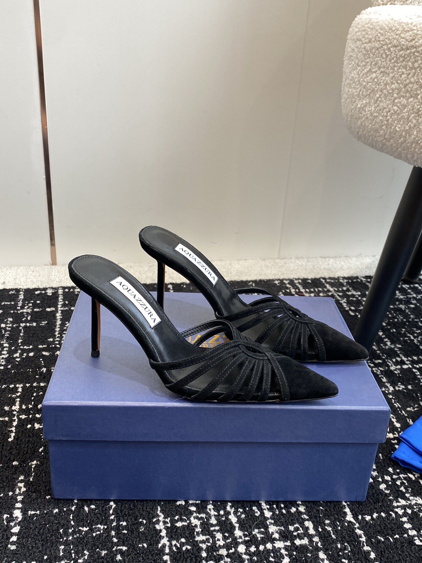 Aquazzura24ss惊艳火爆款菠萝王室贵族的钟爱雍容华贵气质高雅到手如图柜级品质面料进口麂皮小羊皮