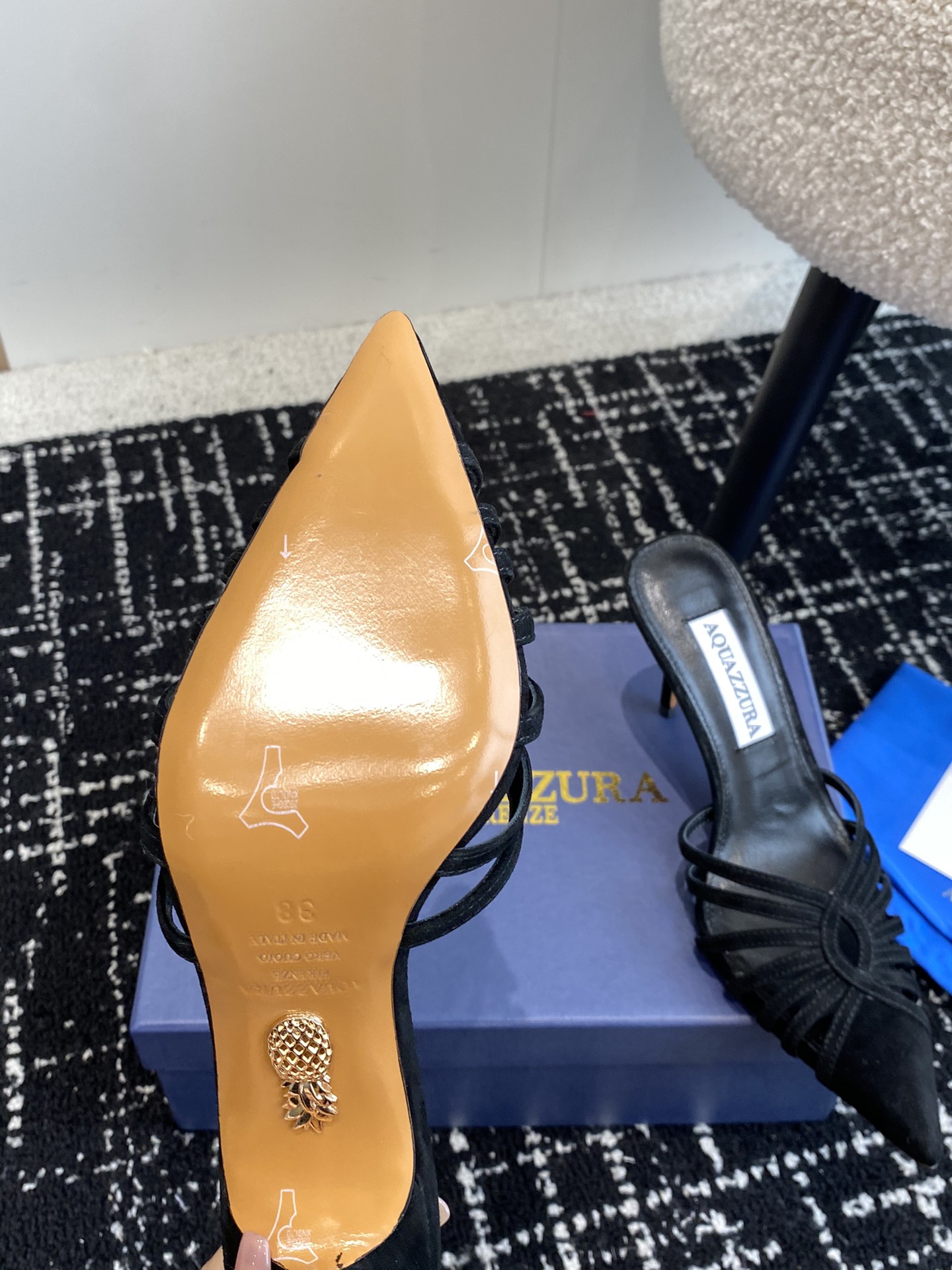 Aquazzura24ss惊艳火爆款菠萝王室贵族的钟爱雍容华贵气质高雅到手如图柜级品质面料进口麂皮小羊皮