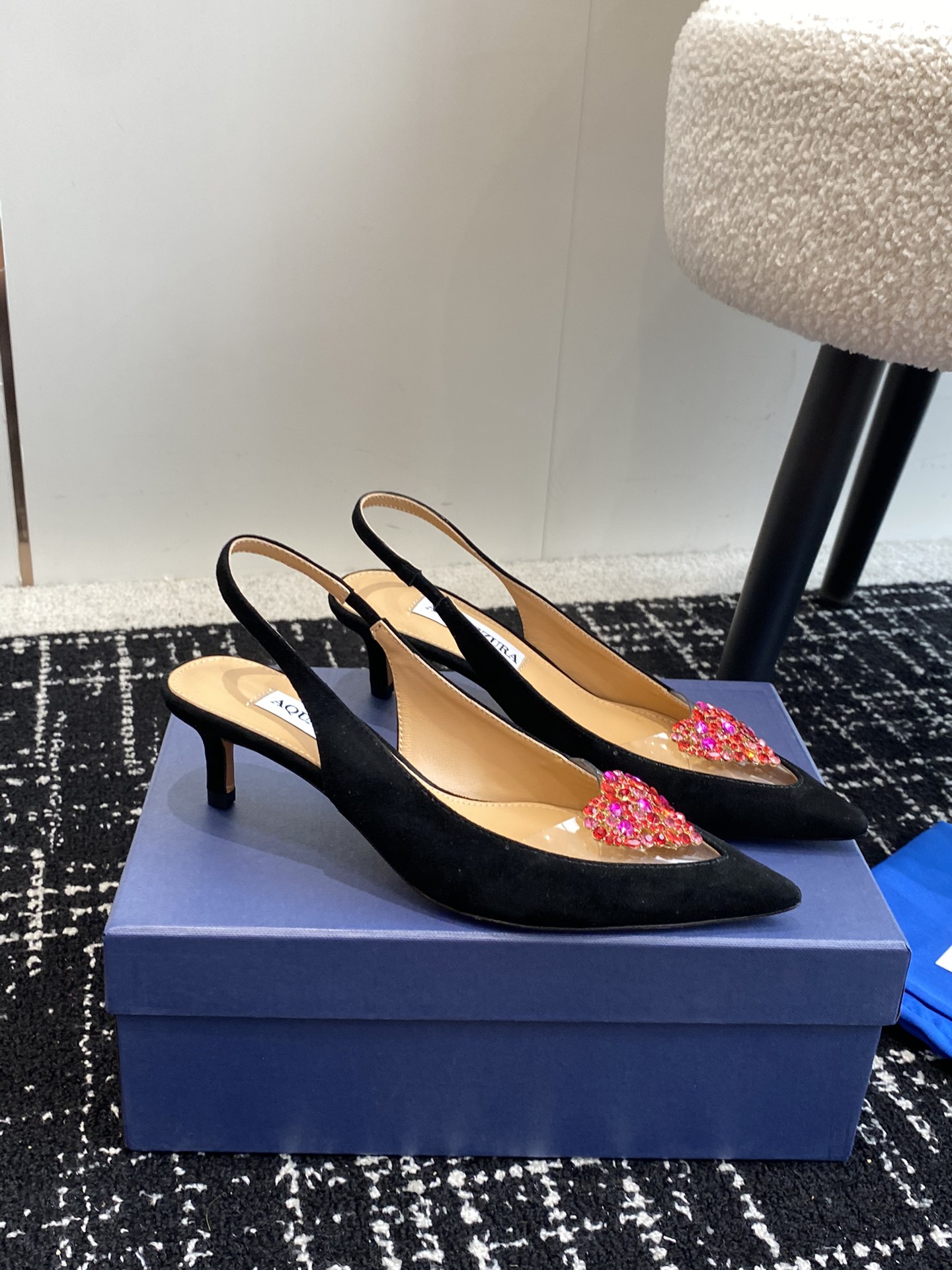 Aquazzura24ss惊艳火爆款菠萝王室贵族的钟爱雍容华贵气质高雅到手如图柜级品质进口羊皮真丝璀璨别