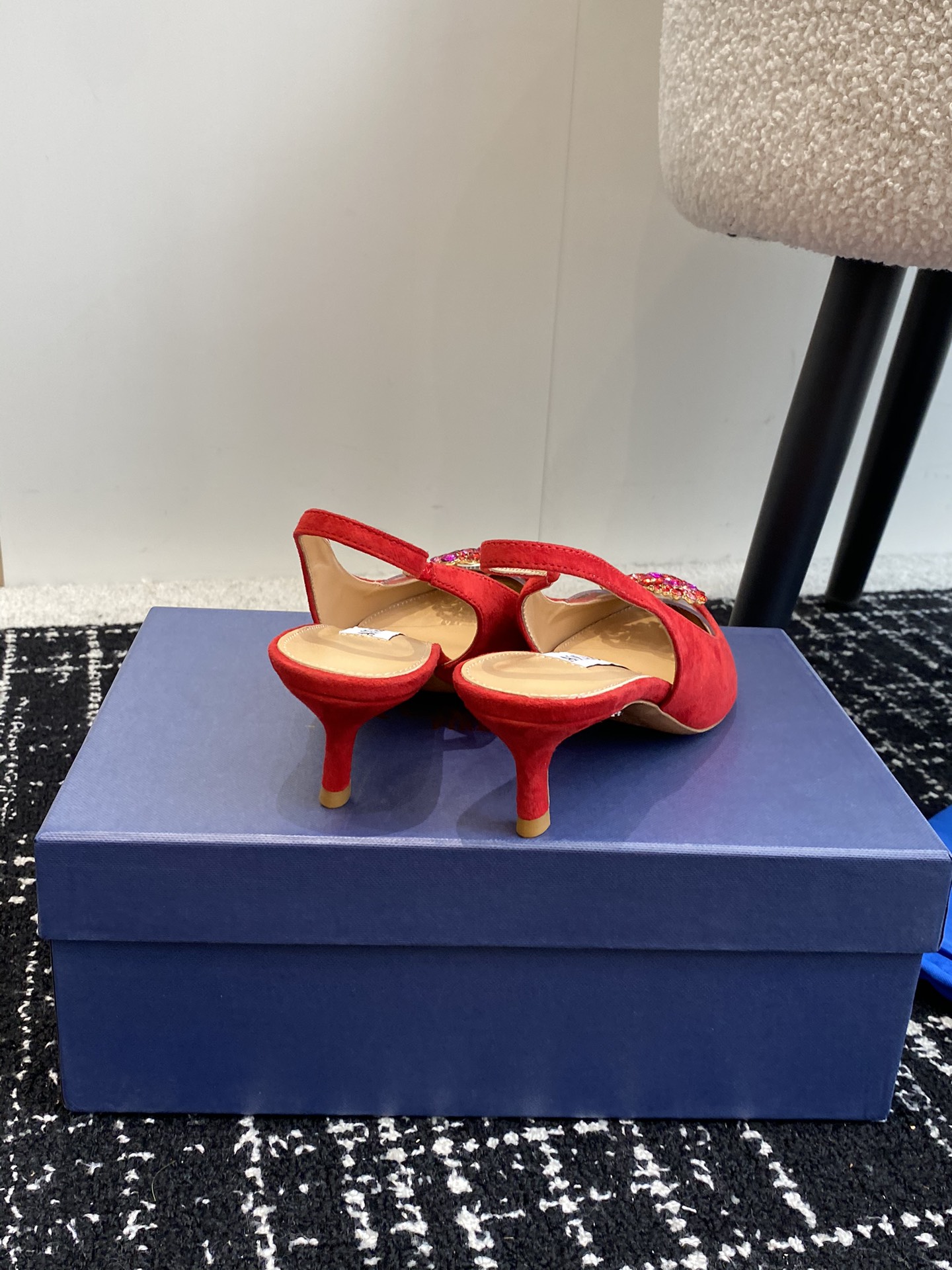 Aquazzura24ss惊艳火爆款菠萝王室贵族的钟爱雍容华贵气质高雅到手如图柜级品质进口羊皮真丝璀璨别