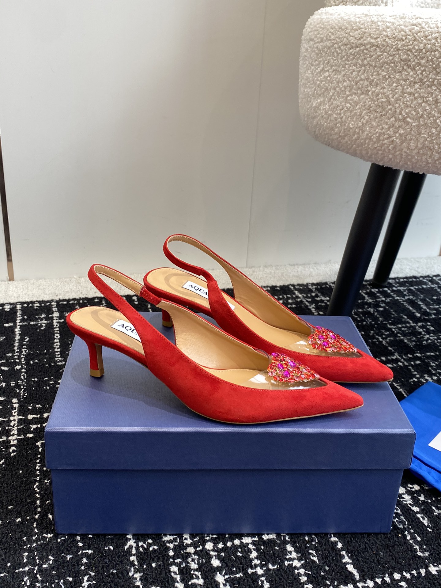 Aquazzura24ss惊艳火爆款菠萝王室贵族的钟爱雍容华贵气质高雅到手如图柜级品质进口羊皮真丝璀璨别