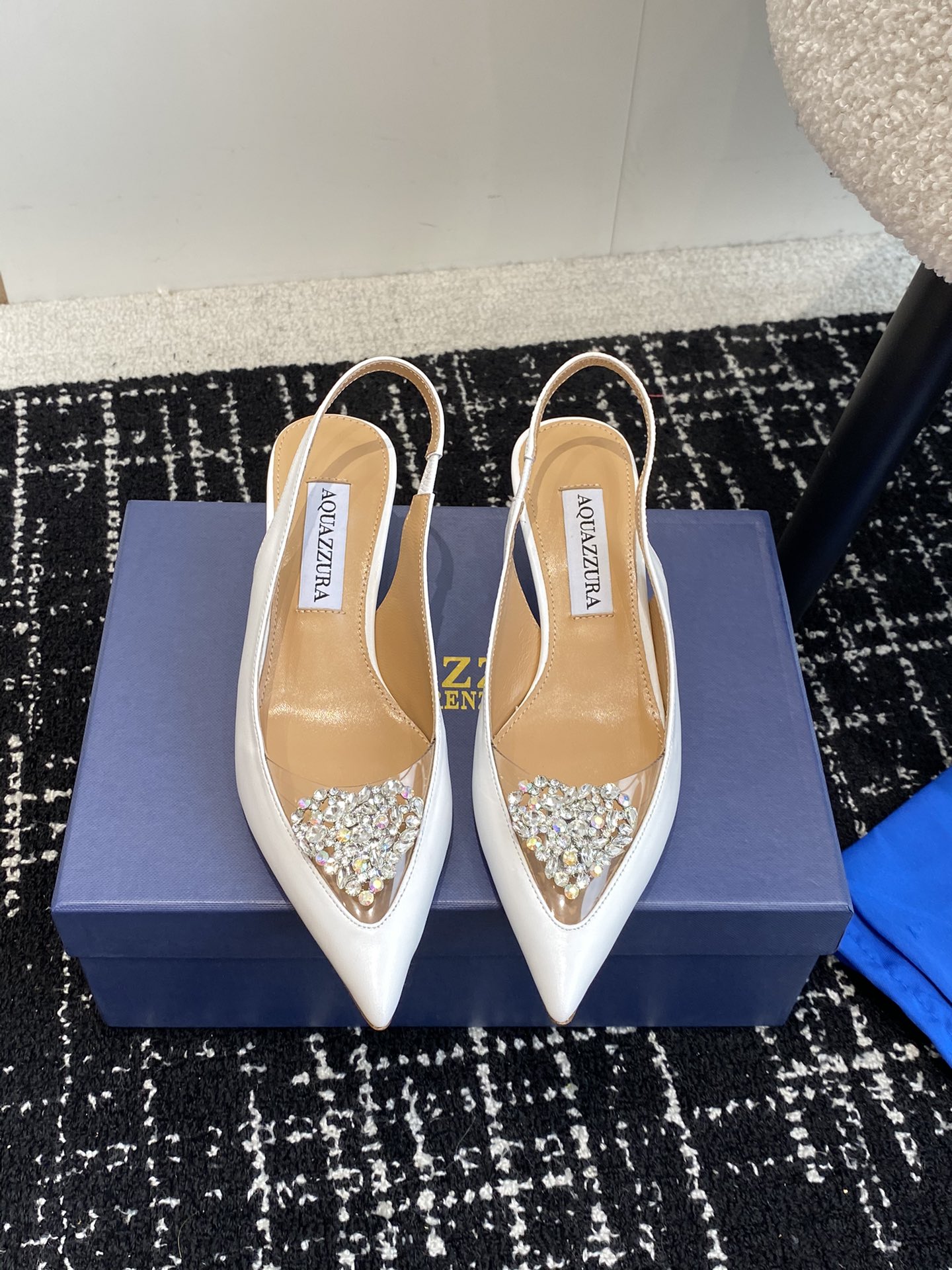 Aquazzura24ss惊艳火爆款菠萝王室贵族的钟爱雍容华贵气质高雅到手如图柜级品质进口羊皮真丝璀璨别