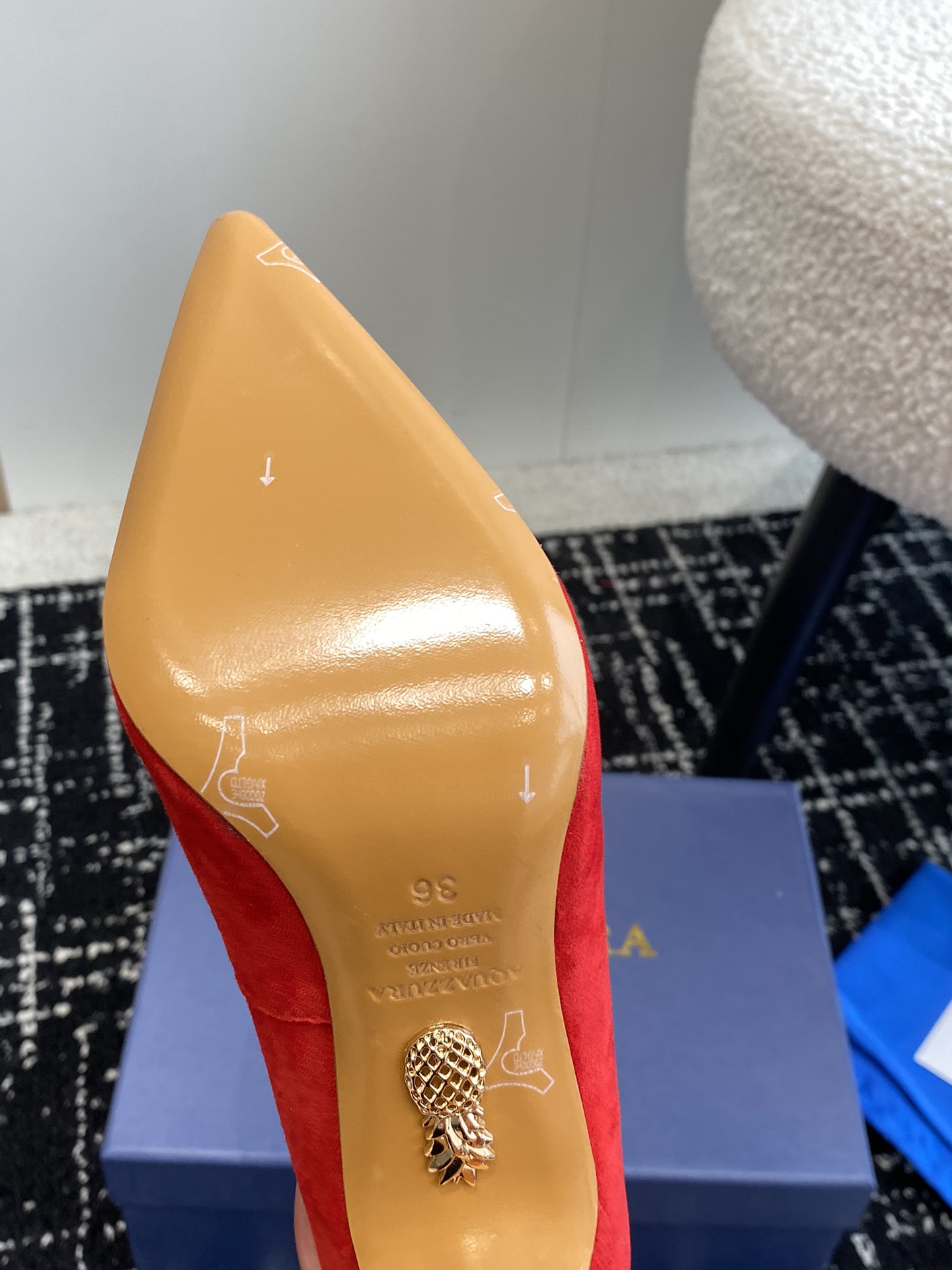 Aquazzura24ss惊艳火爆款菠萝王室贵族的钟爱雍容华贵气质高雅到手如图柜级品质进口羊皮真丝璀璨别