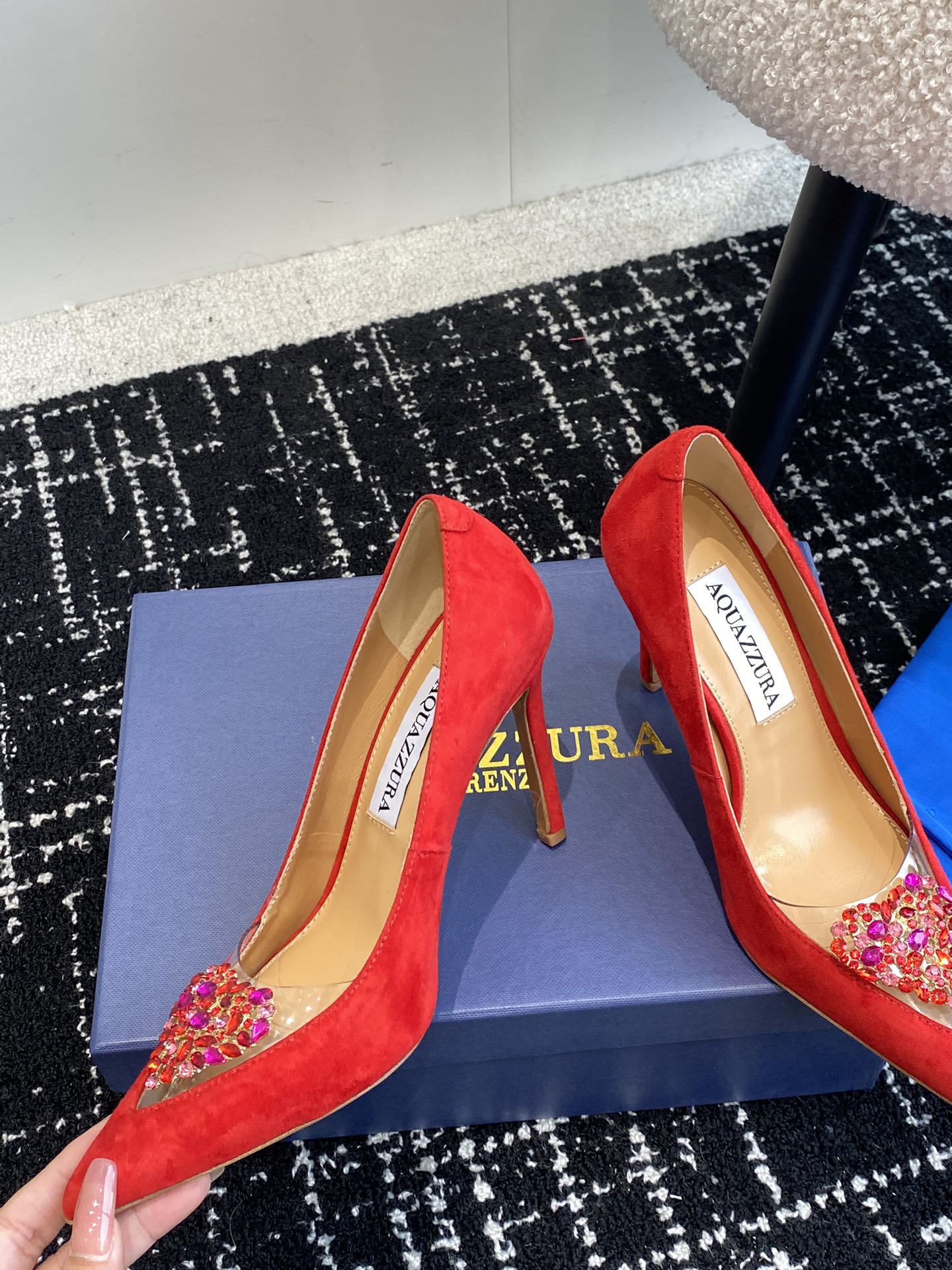 Aquazzura24ss惊艳火爆款菠萝王室贵族的钟爱雍容华贵气质高雅到手如图柜级品质进口羊皮真丝璀璨别