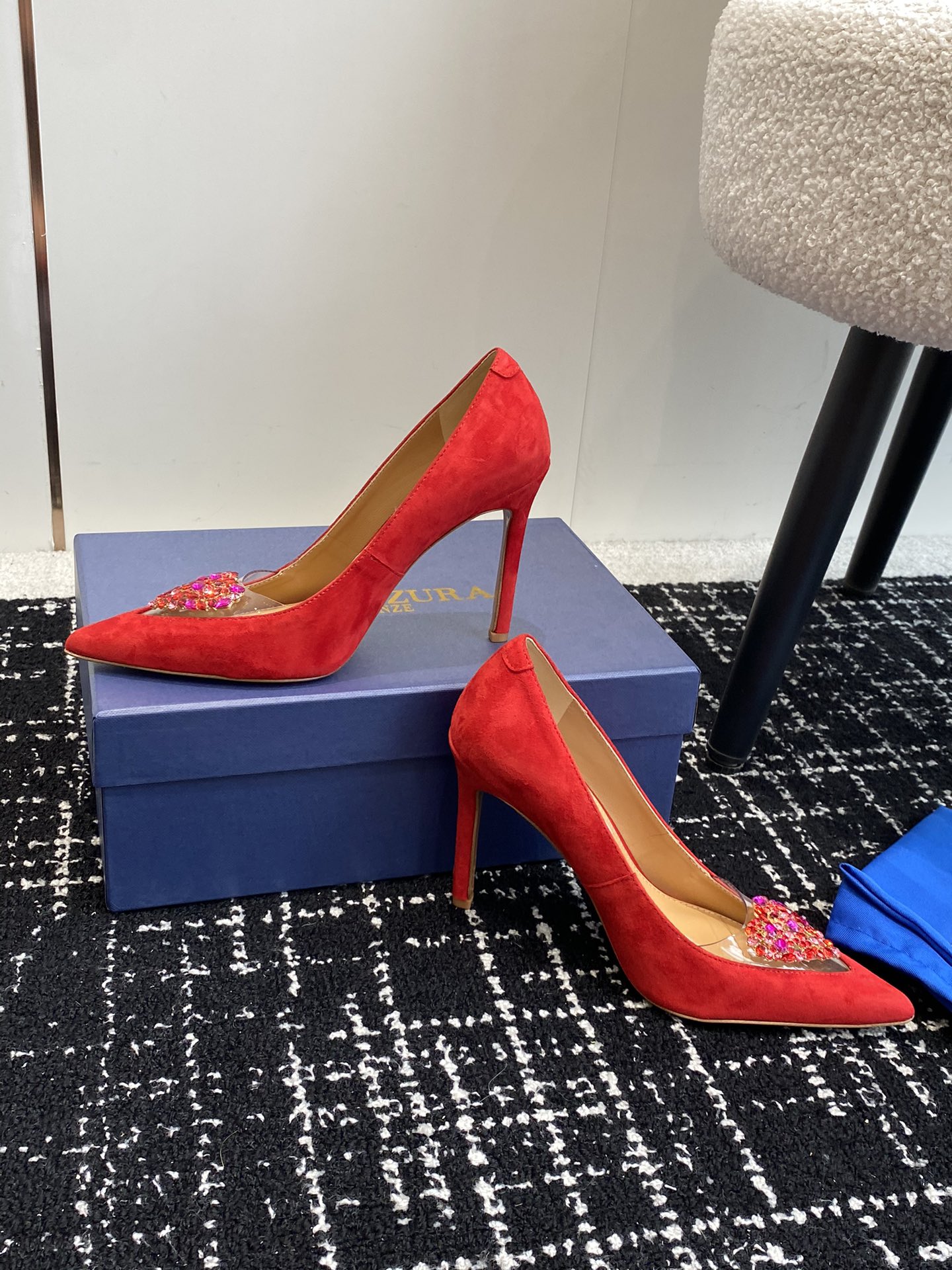 Aquazzura24ss惊艳火爆款菠萝王室贵族的钟爱雍容华贵气质高雅到手如图柜级品质进口羊皮真丝璀璨别