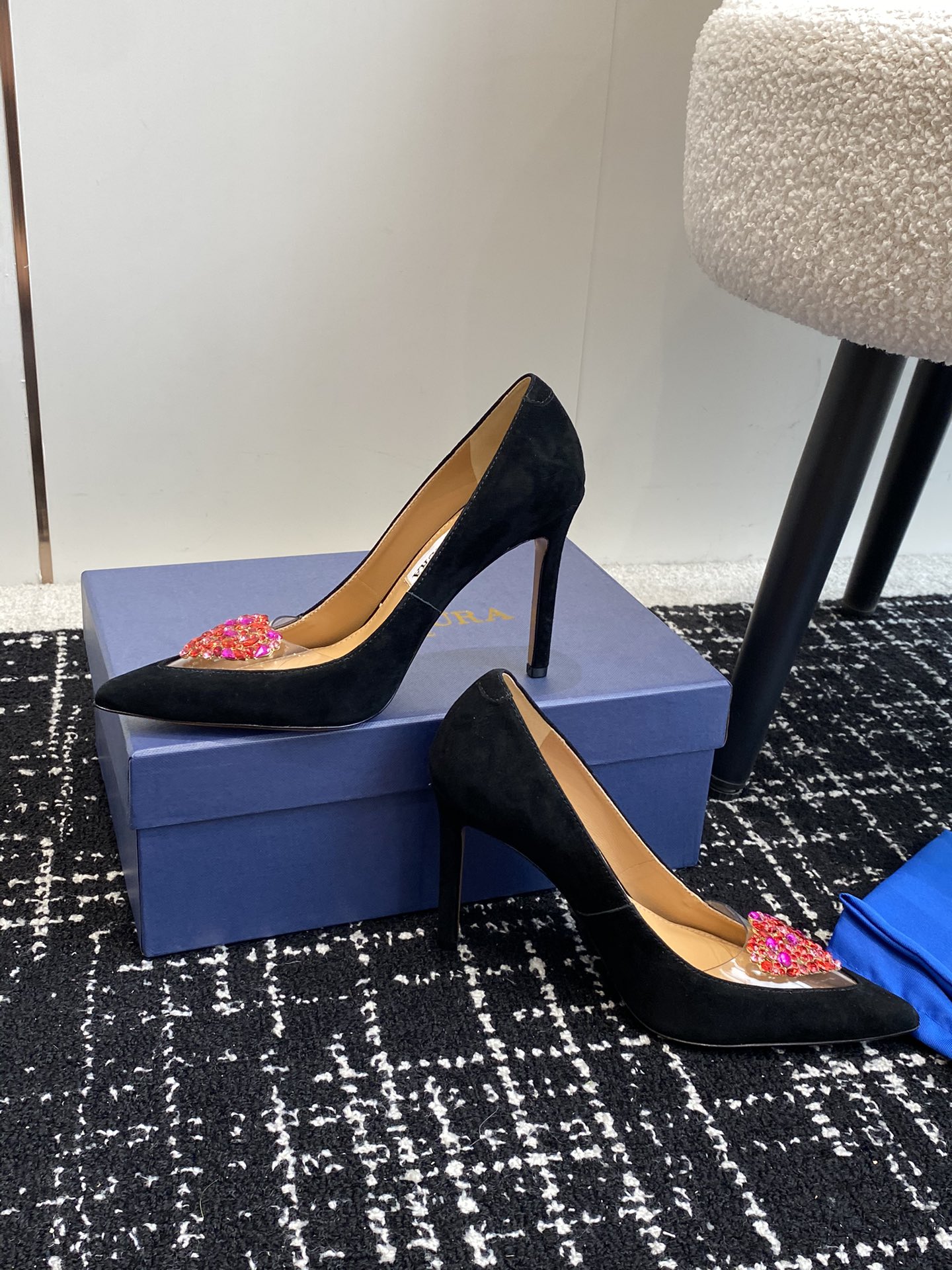 Aquazzura24ss惊艳火爆款菠萝王室贵族的钟爱雍容华贵气质高雅到手如图柜级品质进口羊皮真丝璀璨别