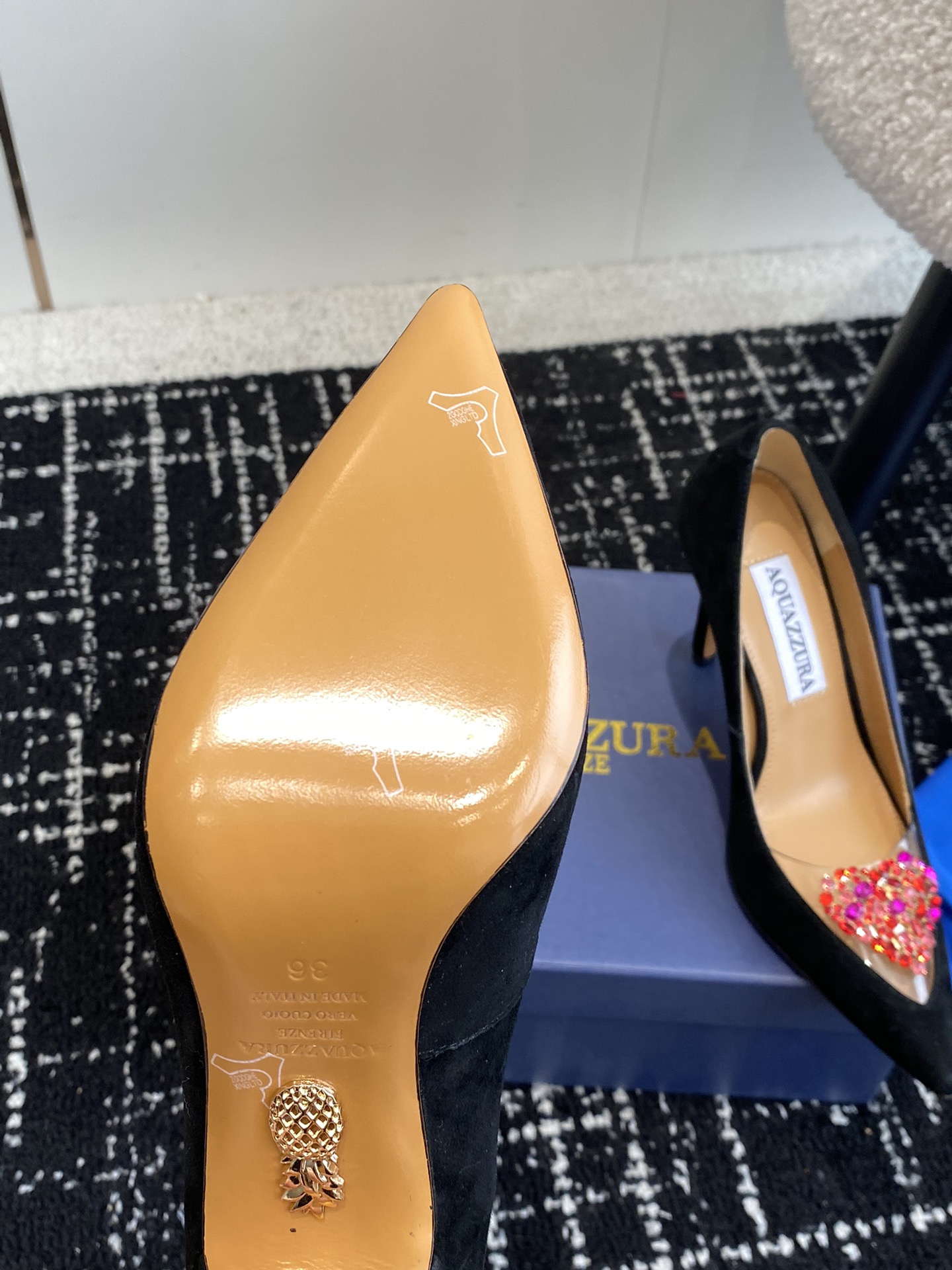 Aquazzura24ss惊艳火爆款菠萝王室贵族的钟爱雍容华贵气质高雅到手如图柜级品质进口羊皮真丝璀璨别