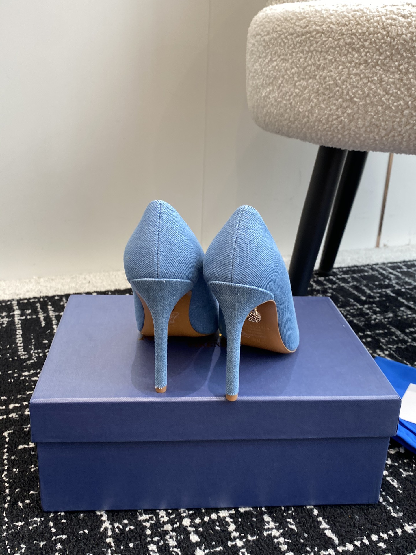 Aquazzura24ss惊艳火爆款菠萝王室贵族的钟爱雍容华贵气质高雅到手如图柜级品质进口羊皮真丝璀璨别