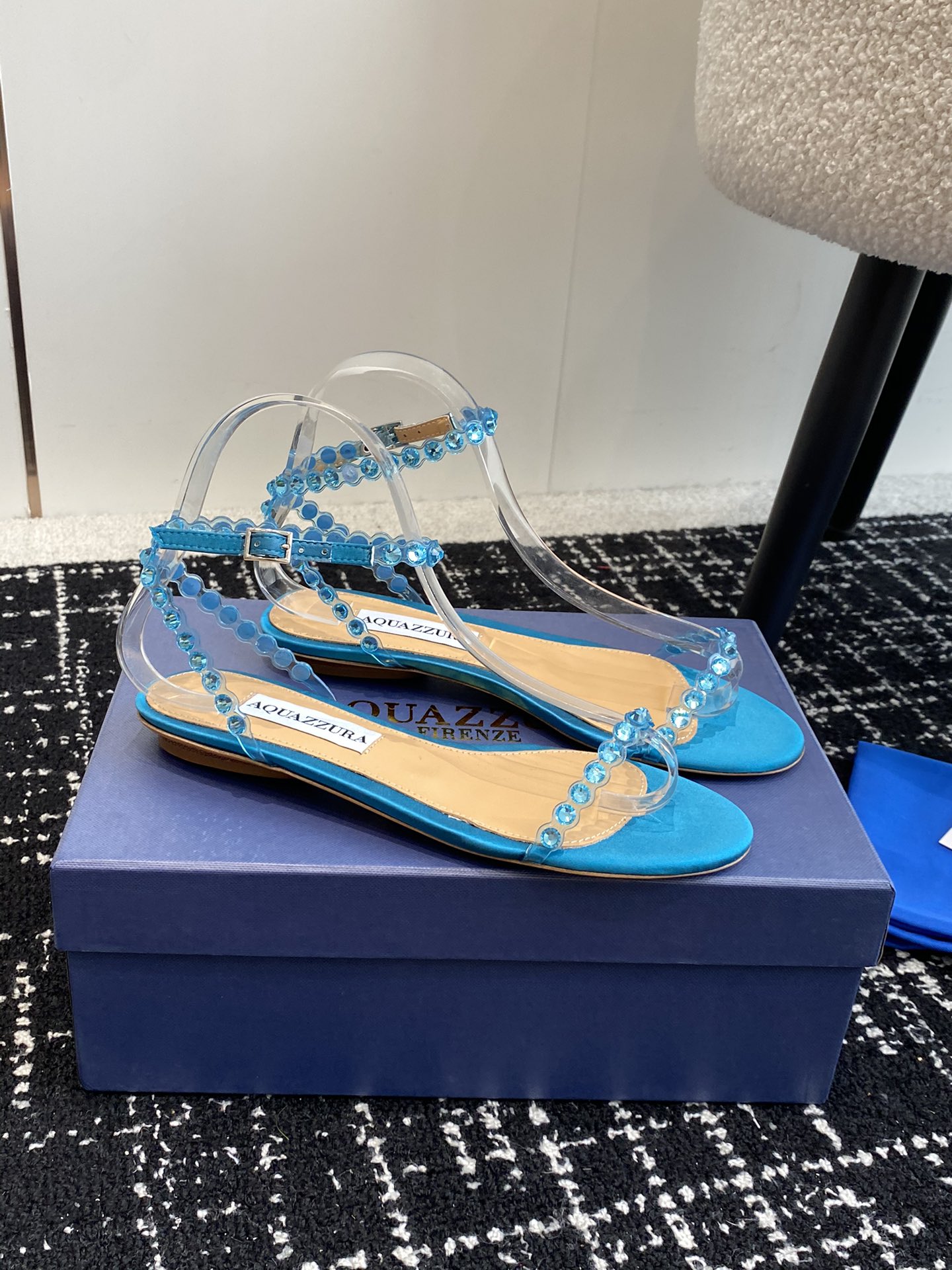 Aquazzura24ss惊艳火爆款菠萝王室贵族的钟爱雍容华贵气质高雅到手如图柜级品质进口真丝璀璨别致水